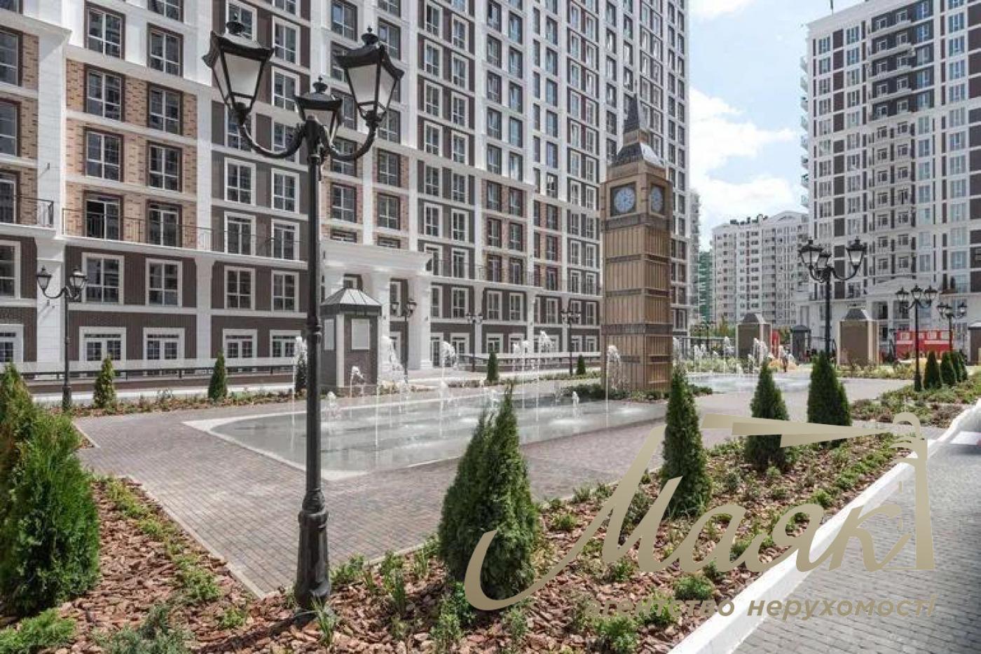 For sale 3-bedroom apartment LCD New England str. Maksimovicha