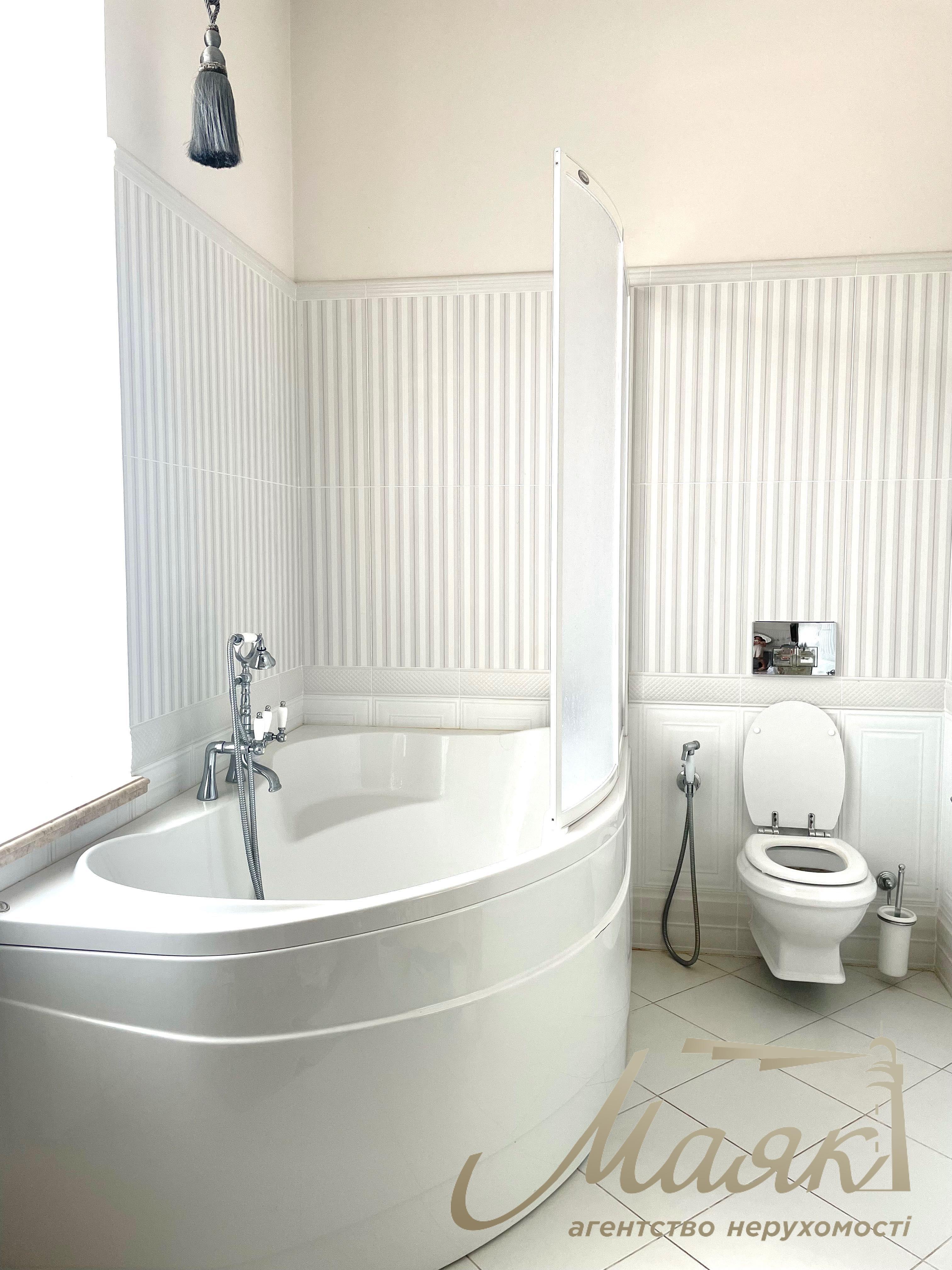 Оренда будинку 420м2 біля води, 9 км дамби, закритий КМ у с.Конча Заспа/Козин, Обухівський напрямок.