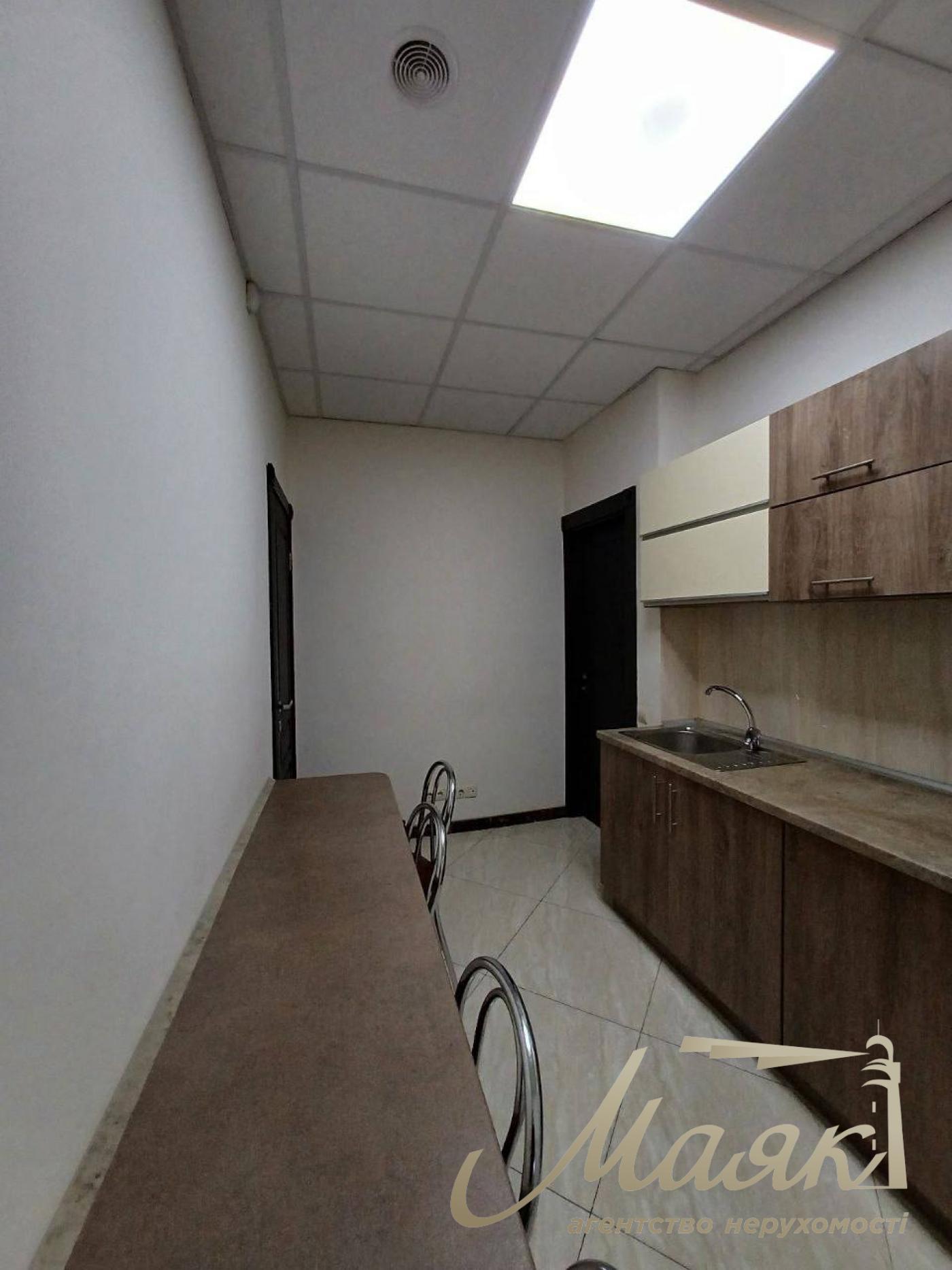 Аренда офиса 340м2  ул. Спасская, Подол, Киев