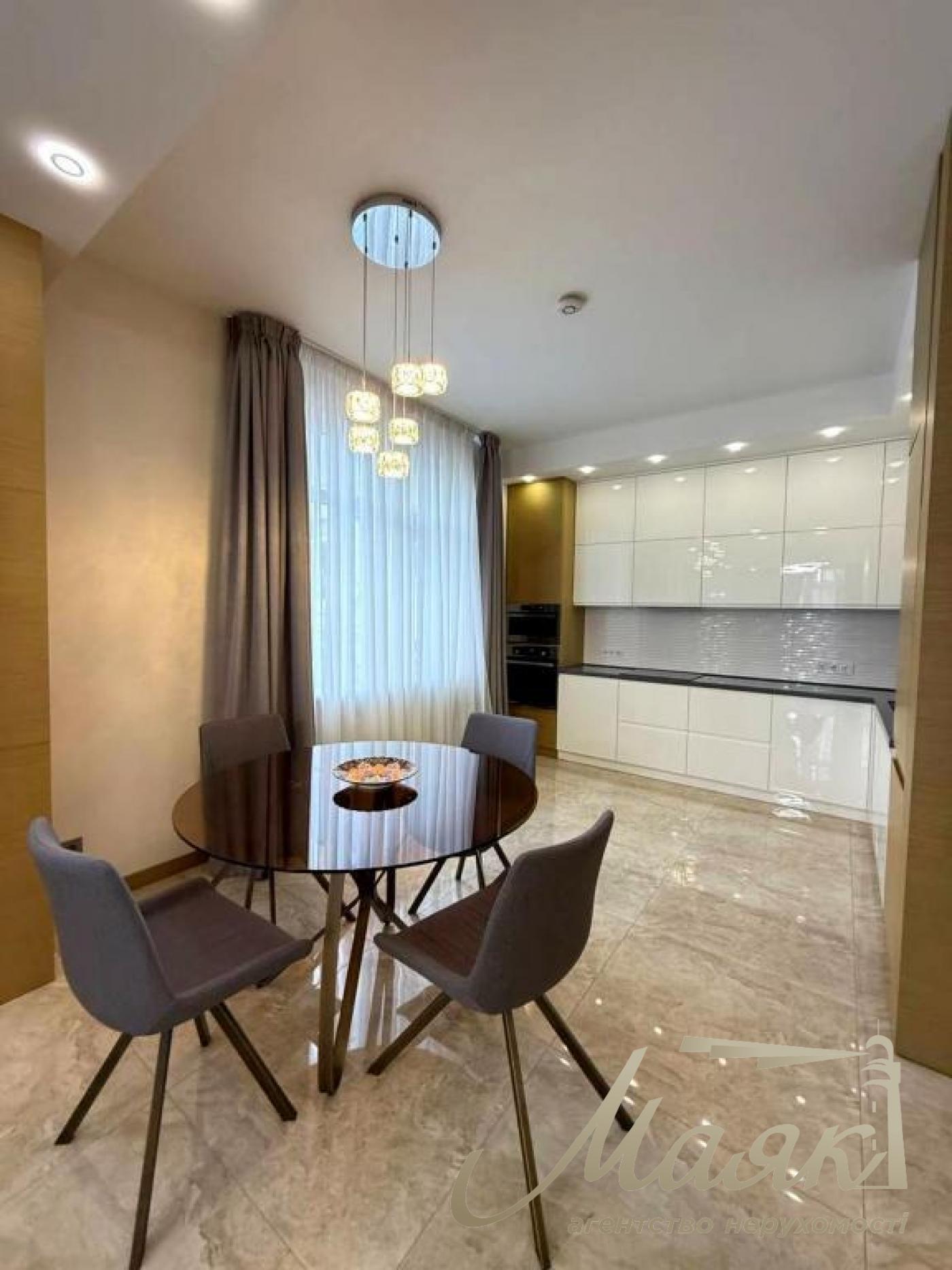 Rent 2-bedroom apartment in the historical center, Koninsky St. (Turgenevskaya)