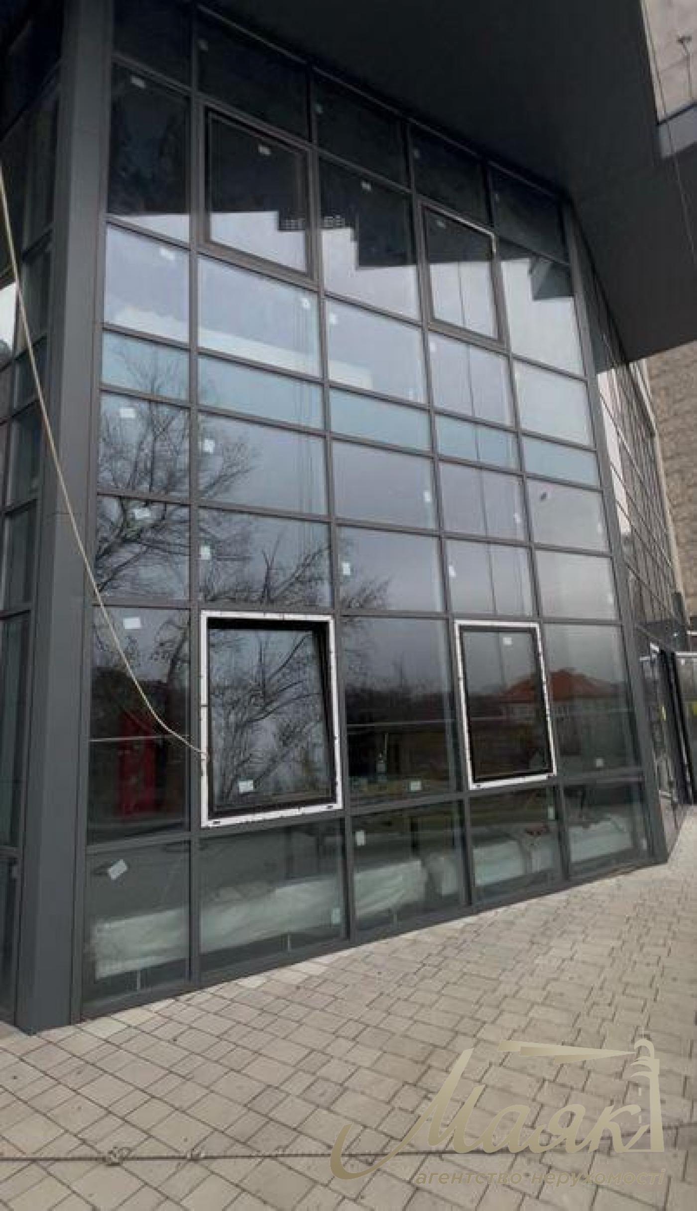 Оренда фасадного комерційного приміщення ЖК Новопечерські Липки, вул. Верхогляда (Драгомирова)