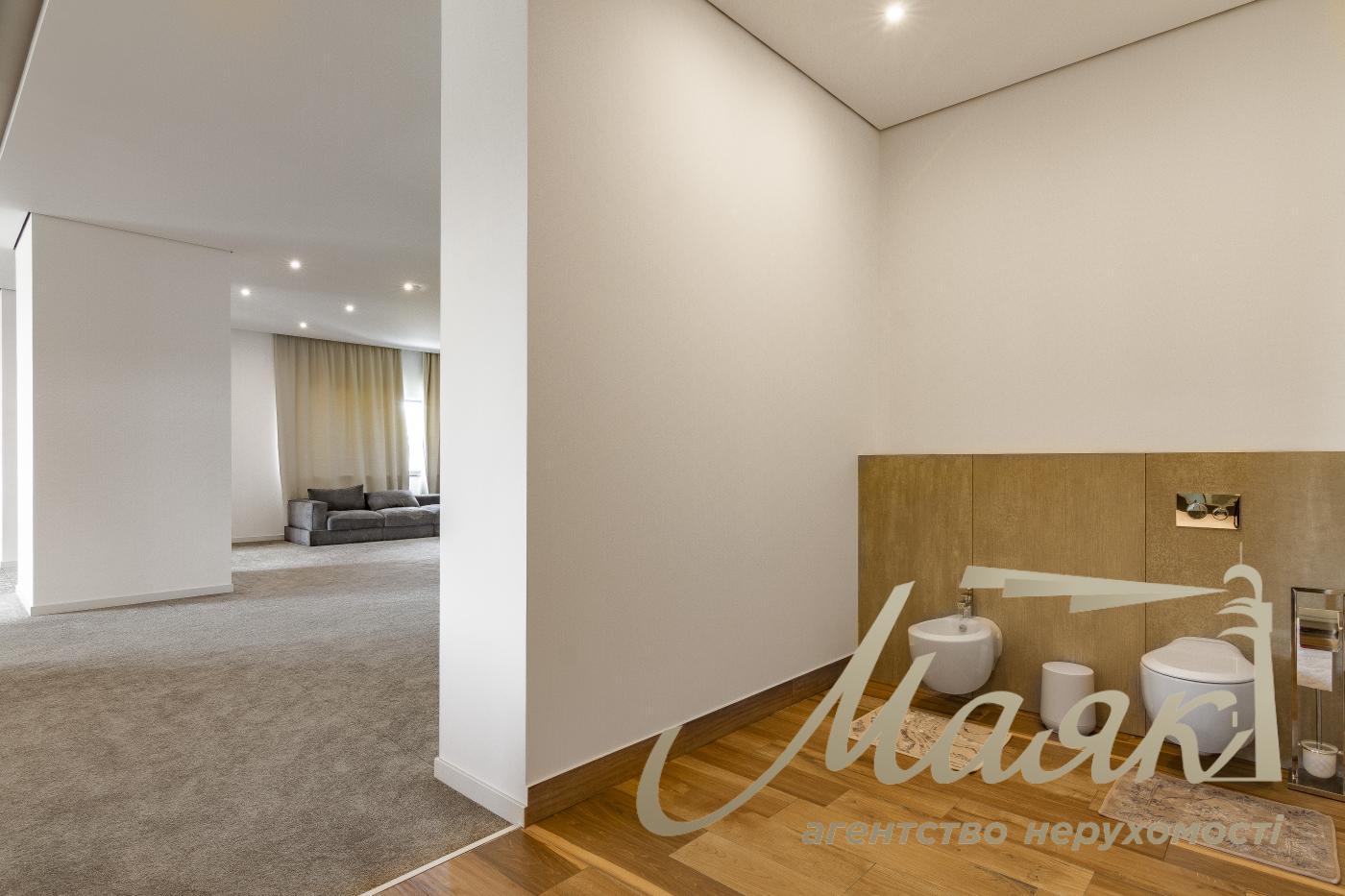 Оренда будівлі 3500м2 у с. с. Красне Перше, поруч із м. Обухів