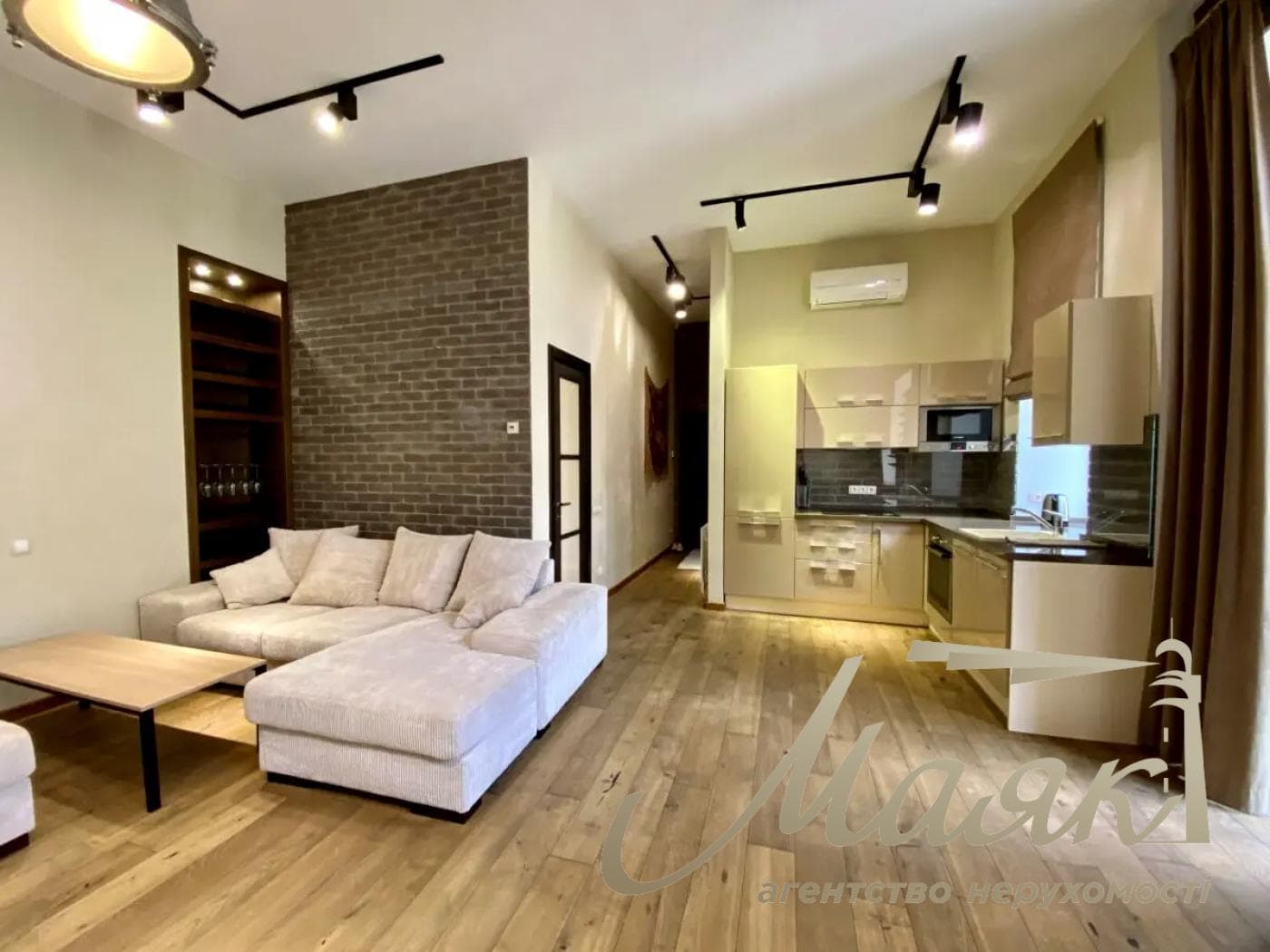 2-room apartment for rent at 24 Antonovycha St., Pechersk