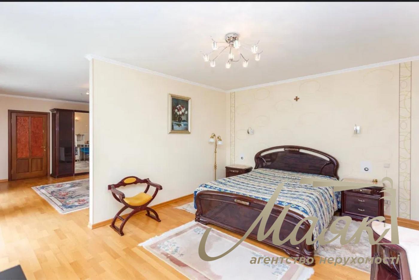 Sale of house for business 560 sq.m. 2 floors. Center. Solomyansky.