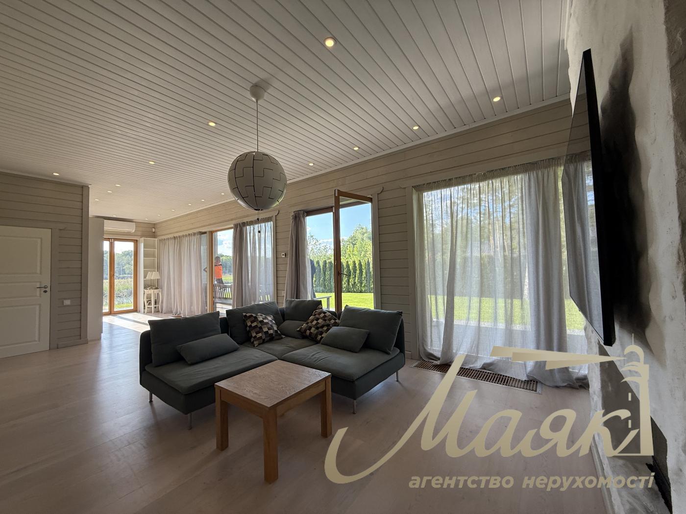 Оренда затишного будинку 280м2 з видом на озеро в Конча-Заспі, Хутір Мрігі.