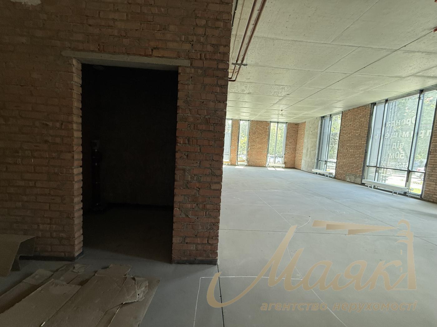 Оренда фасадного 110м2 приміщення ЖК Трініті вул. Тютюнника, 39/2