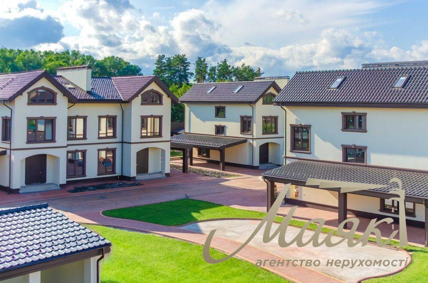 Продаж 3х-поверхового будинку вул. Бродівська, с. Чапаївка, Київ