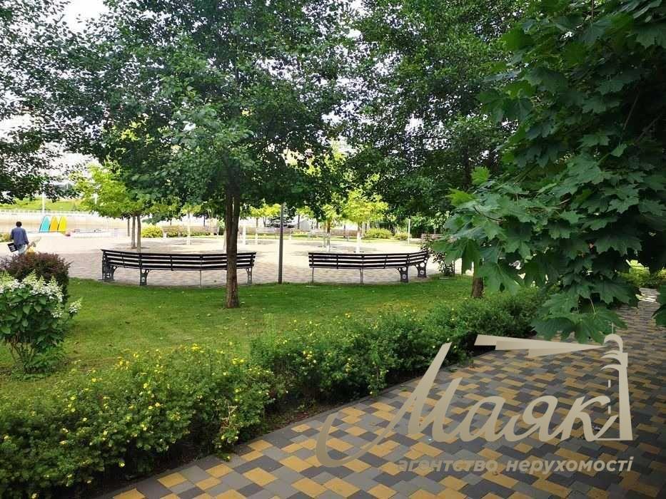 Продажа коммерции 212м2 под кафе, ЖК River Stone