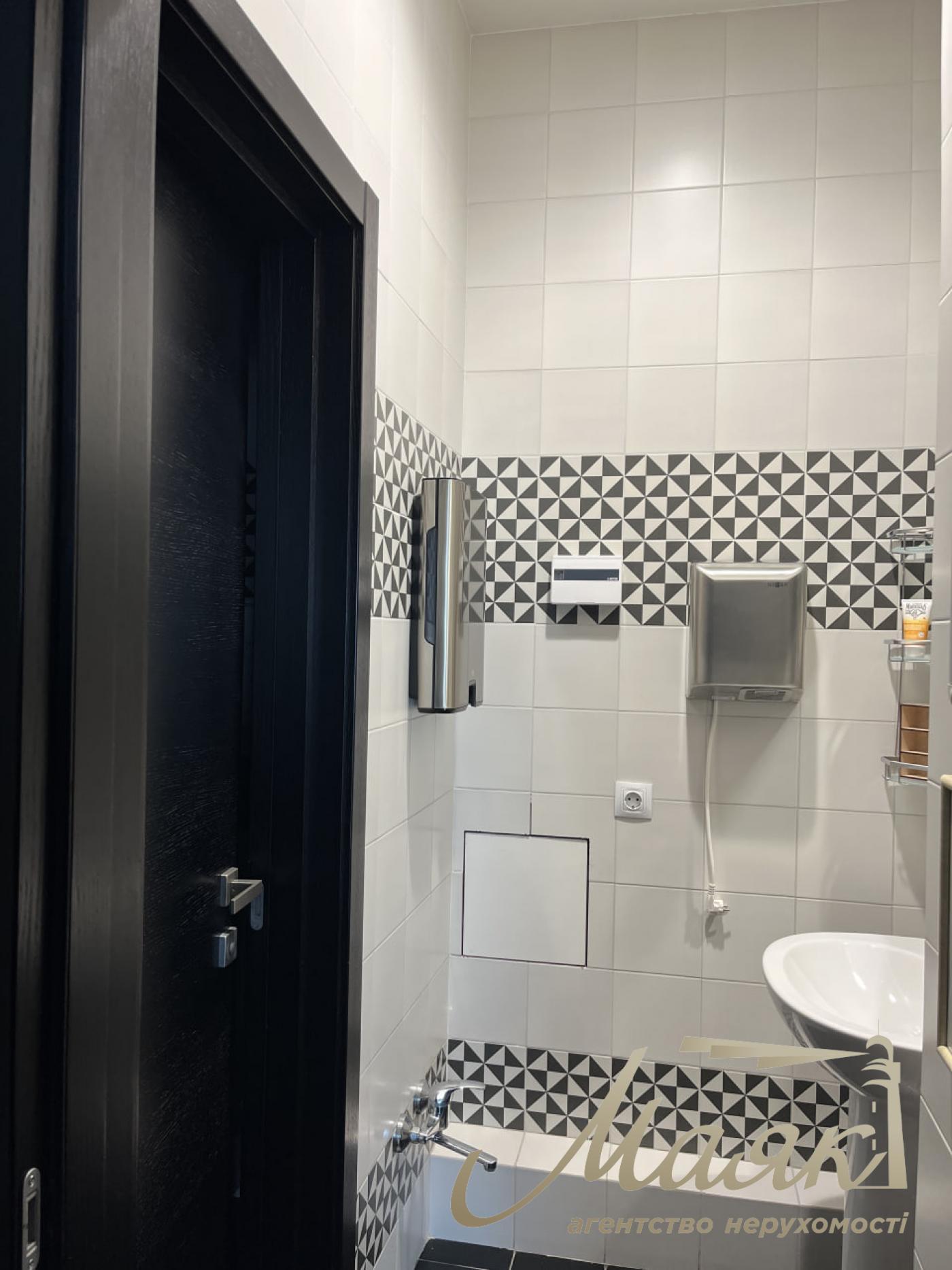 Rent 1194m2 in the Senator Business Center, Pechersky district.