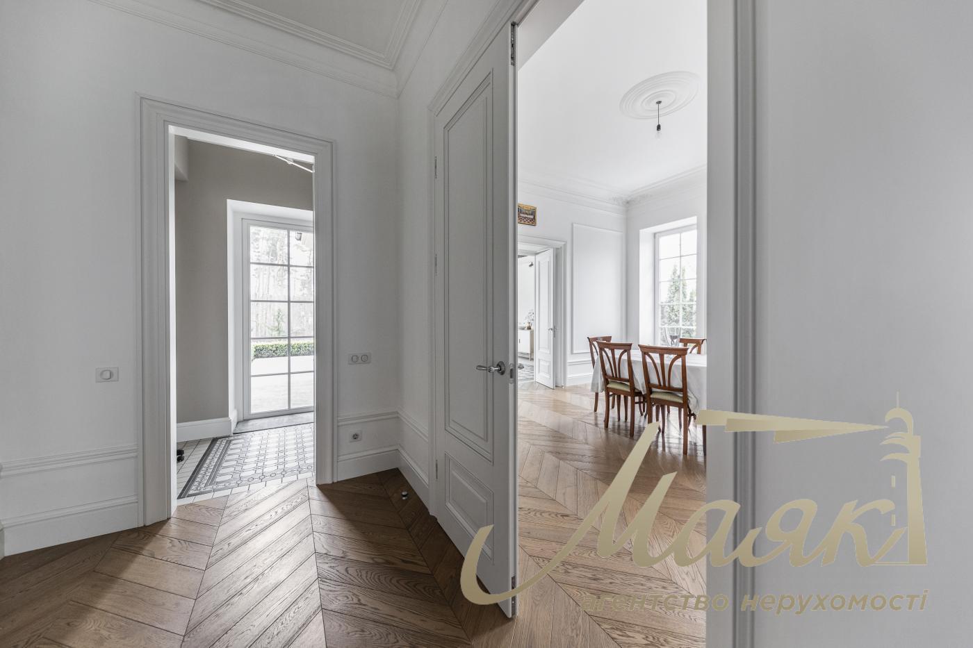 Продажа загородной резиденции в с.Капитановка, Киево-Святошинский р-н