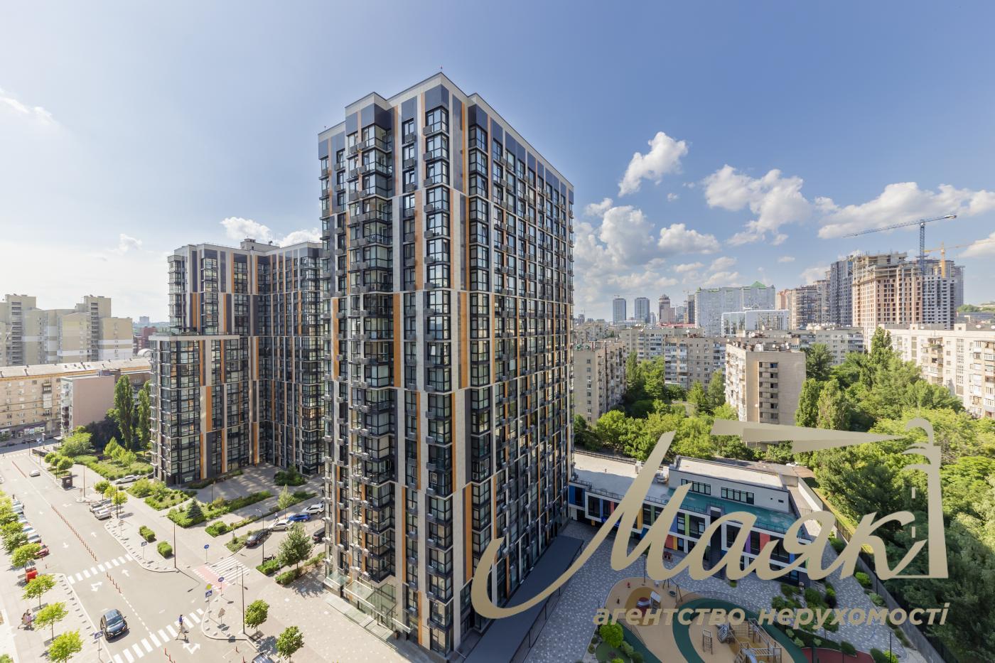 For sale view apartment 50m2 in the LCD "French Quarter 2" str. Predslavinskaya with a view of Pechersk.