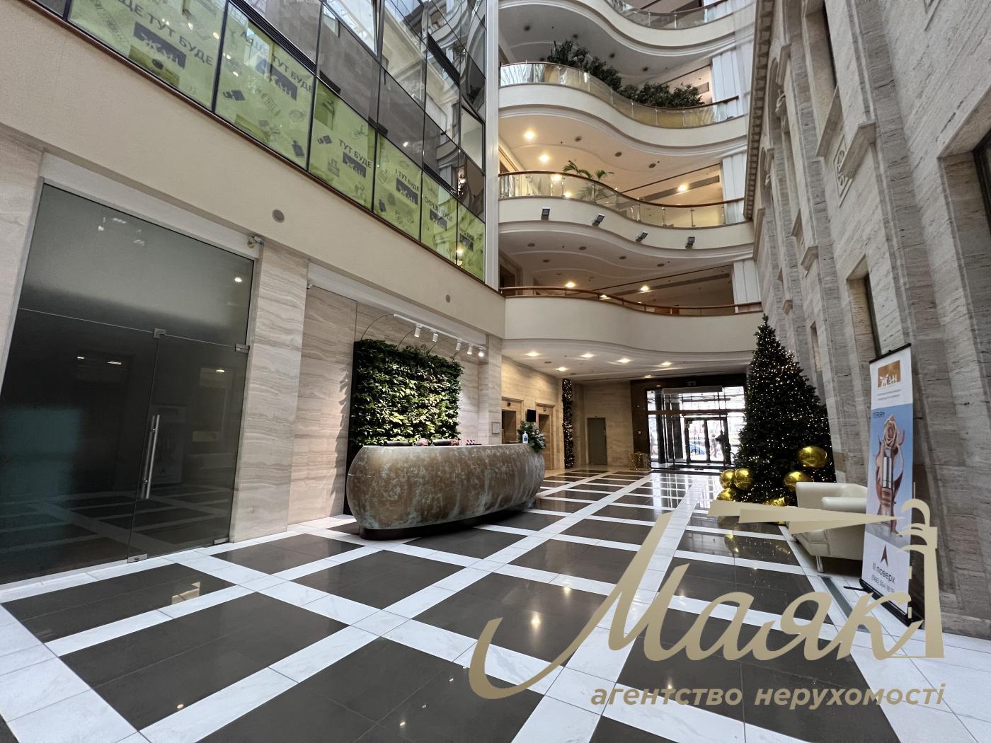 Оренда офісу 77 кв.м в БЦ Леонардо по вул. Богдана Хмельницького 52/17