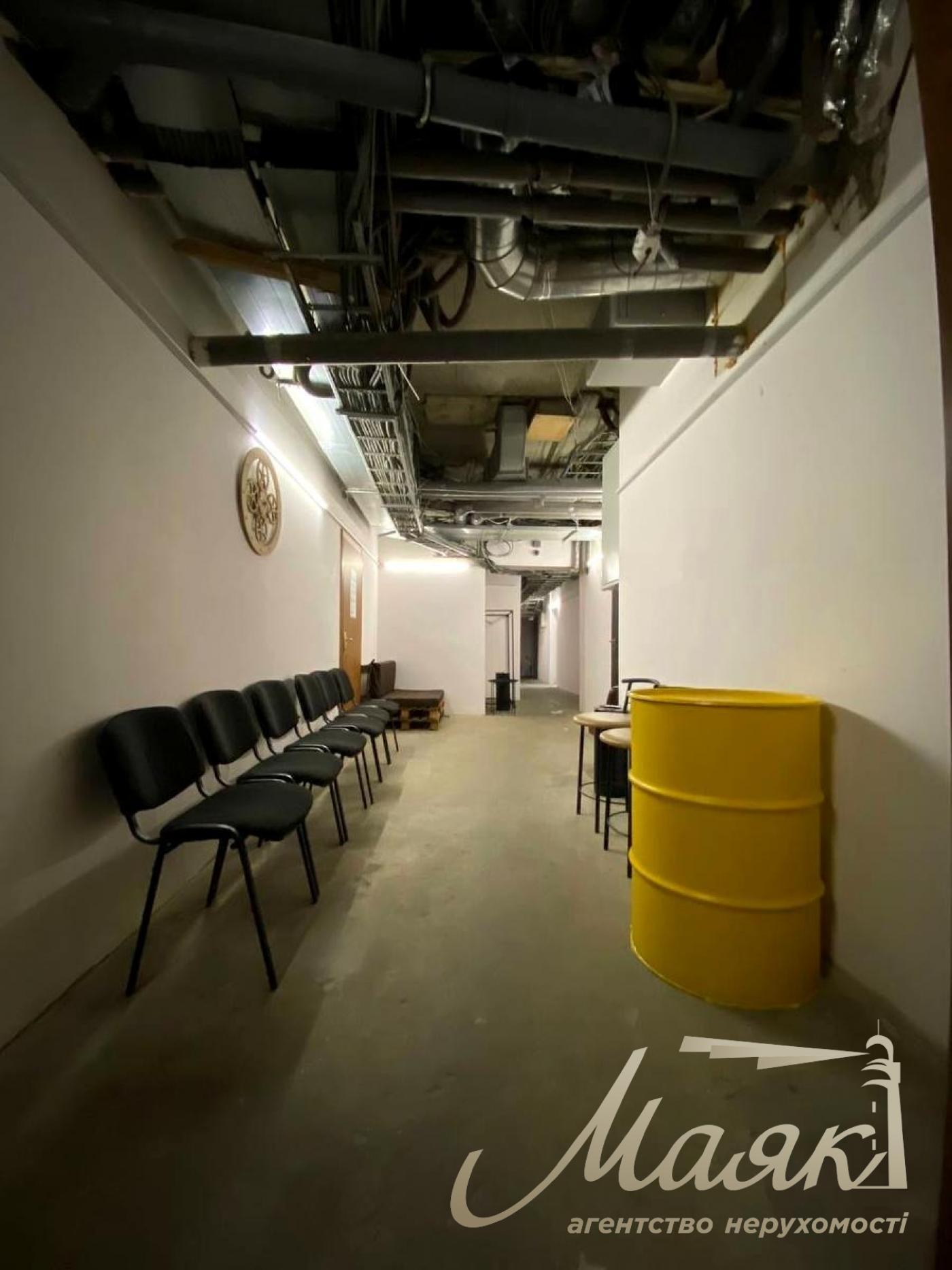 Rent office 187 m² in the center of Kiev, Secheviye Streltsov str. 50