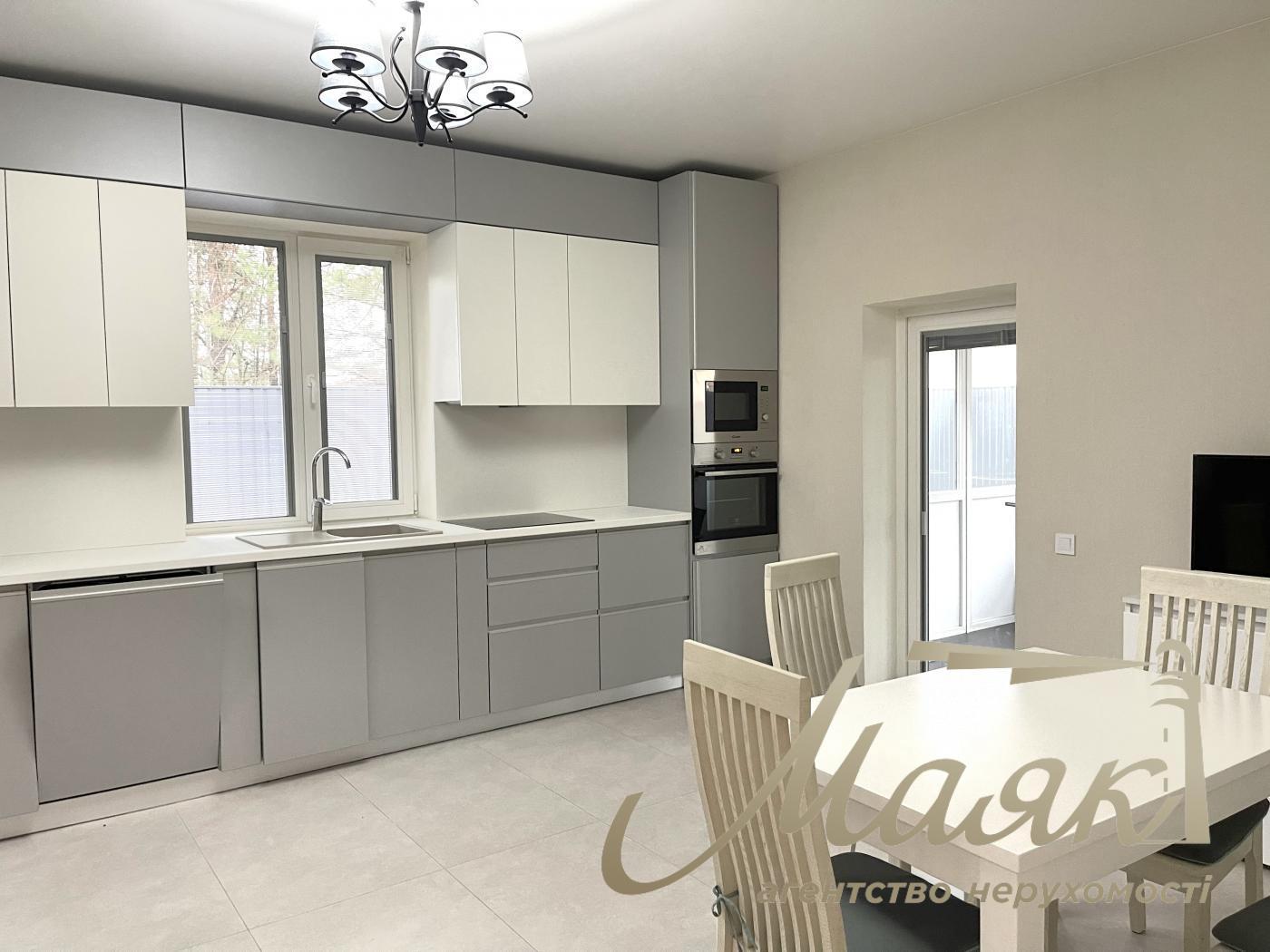 Оренда будинку 124 м2 у с. Козин з ГЕНЕРАТОМ