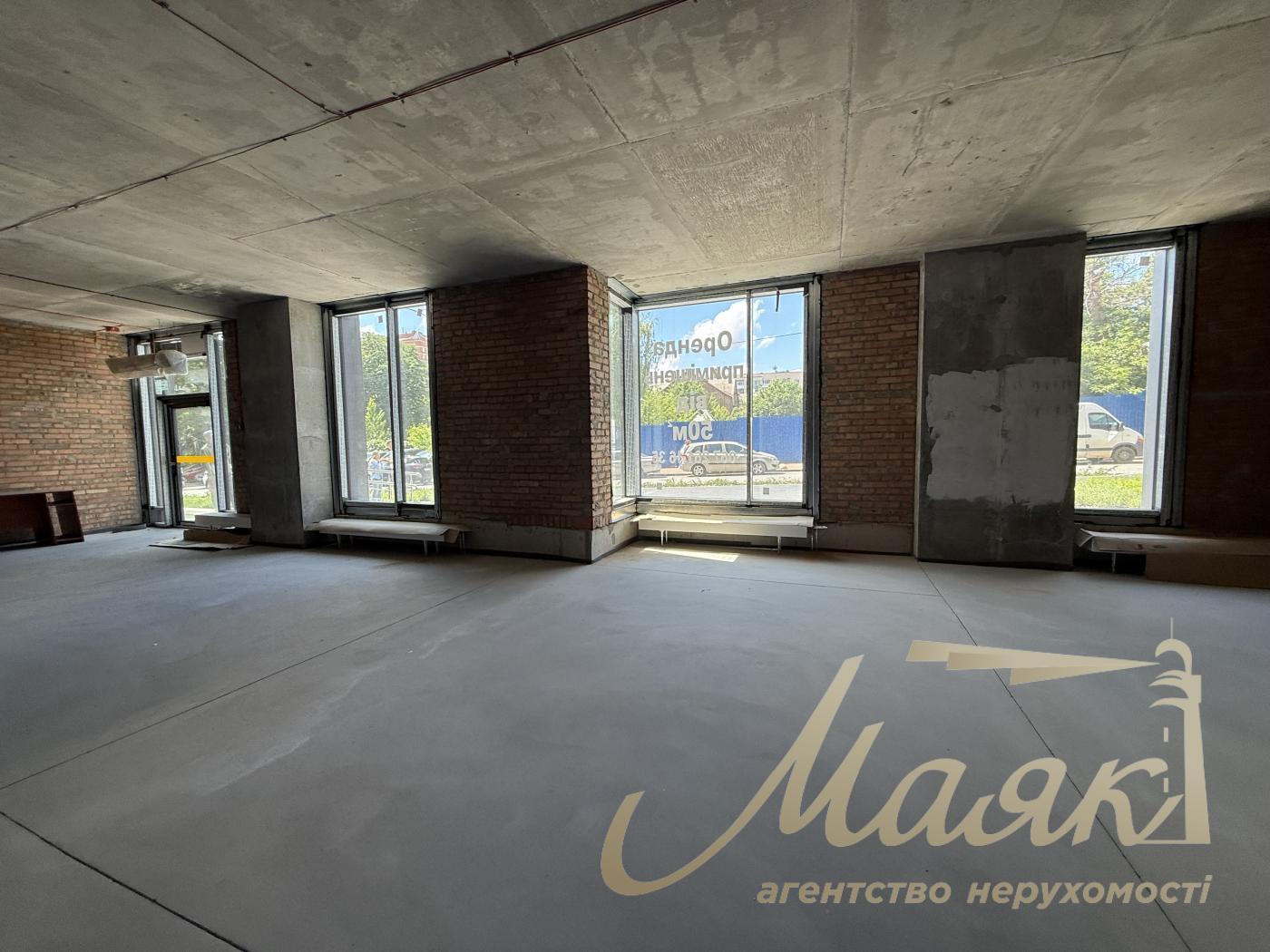 Оренда фасадного приміщення 155м2 у ЖК TRIIINITY, вул. Барбюса Анрі