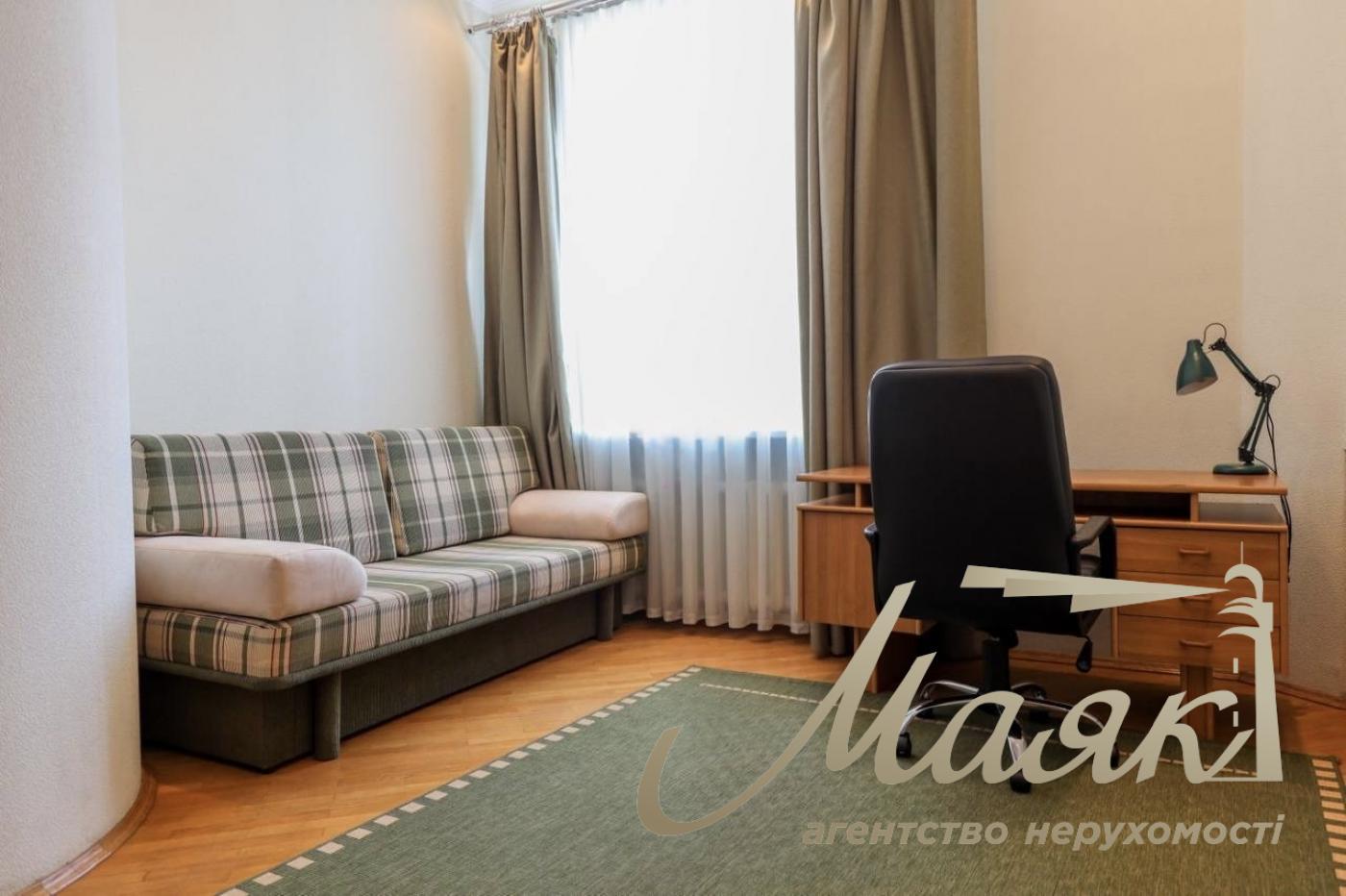 Аренда 3к. квартиры, ул. Антоновича (Горького), 4/6, Центр