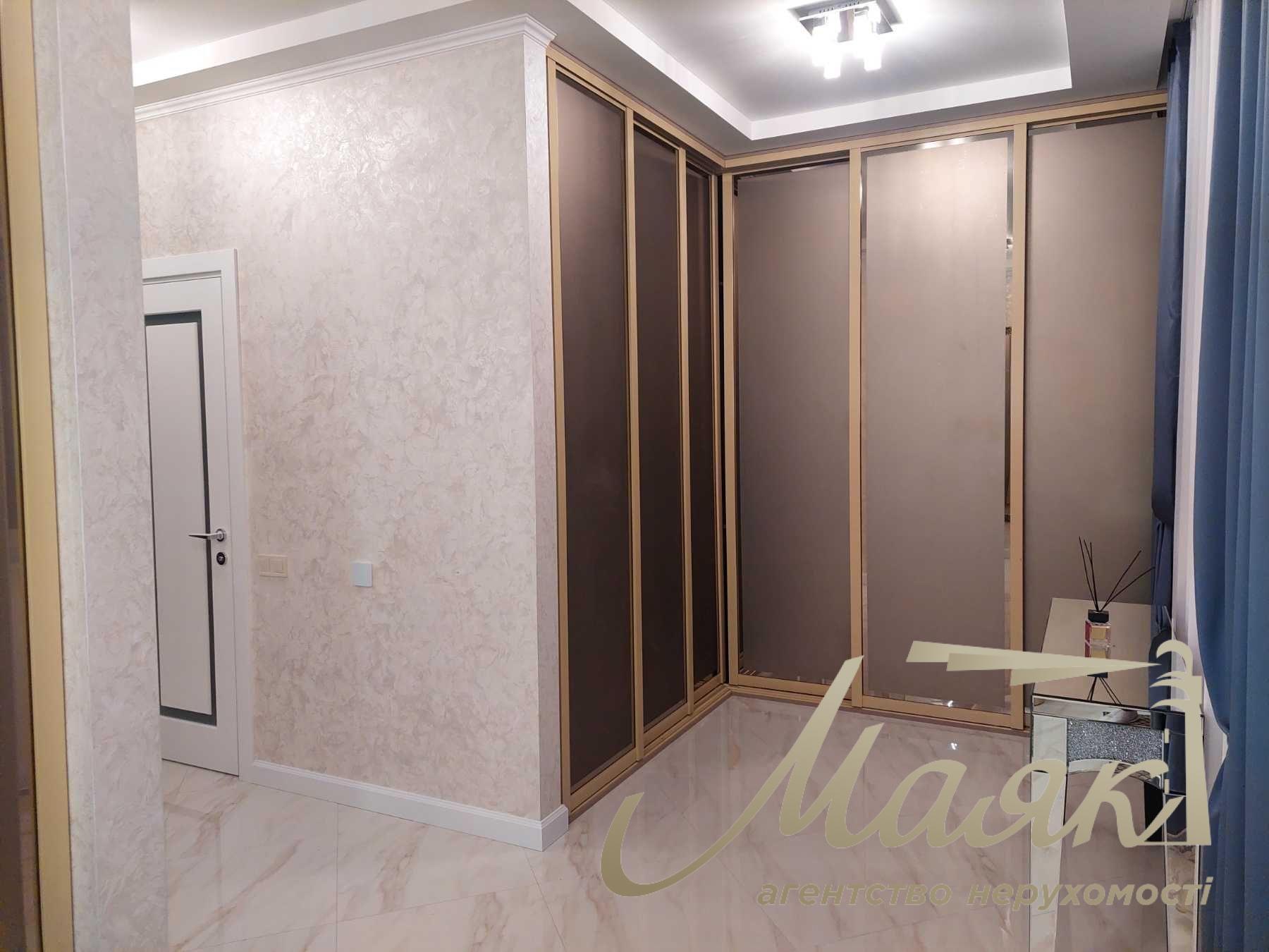 Оренда таунхауса 127м2 з терасою на даху