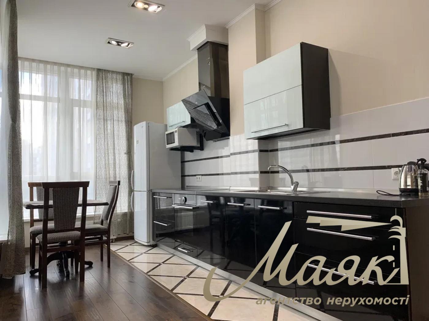 Rent 2k apartment (63 m²) in Residential Complex Novopecherskie Lipki