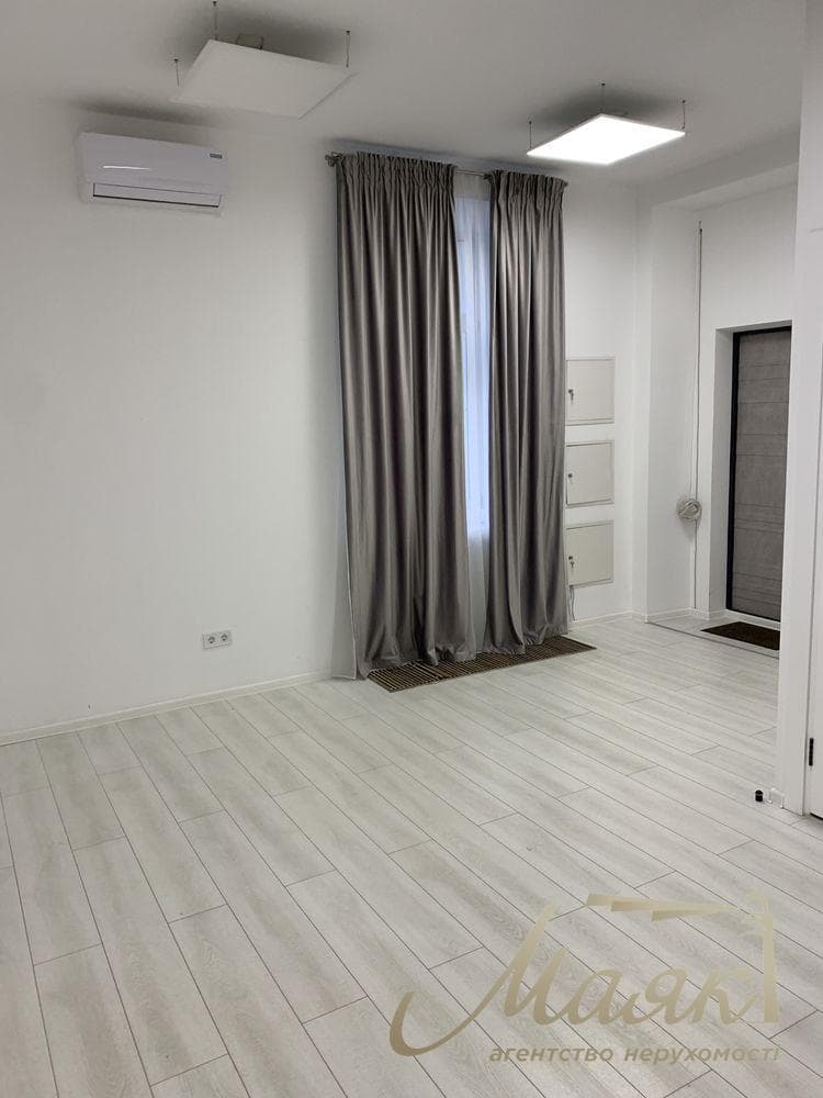 Продаж комерційного приміщення площею 103,5 м², 1-й поверх + цоколь, вул. Липська, Печерськ
