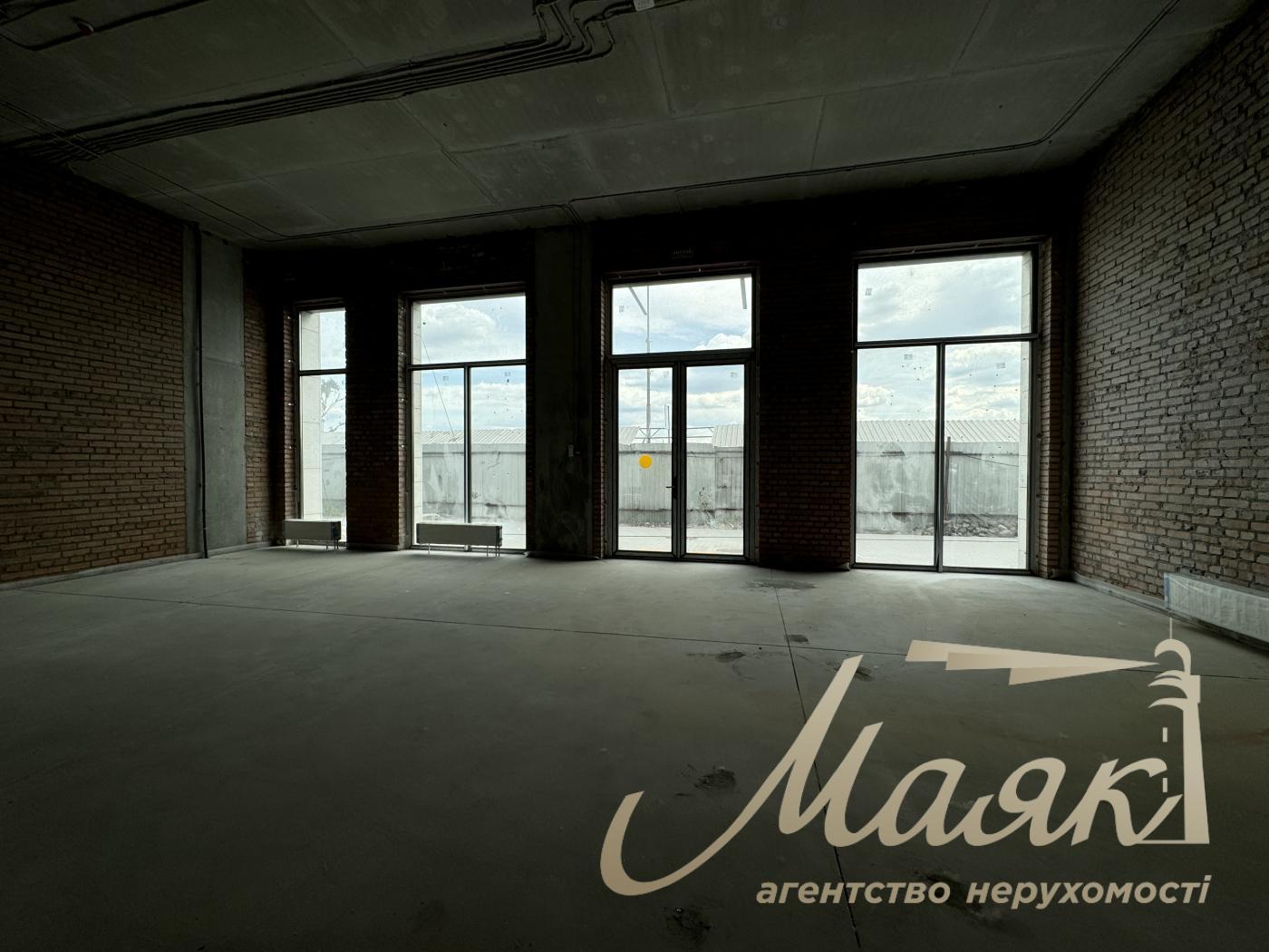Аренда фасадного помещения 130м2, клубный дом Illinsky House.