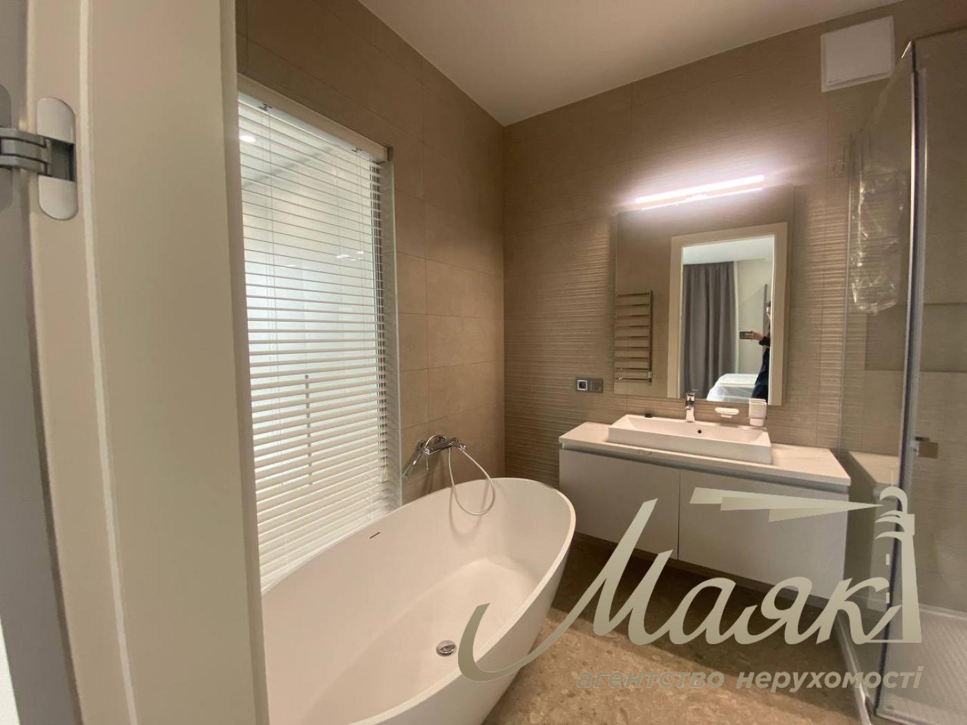 Rent of a three-story penthouse in the Atlantic residential complex at 118 Antonovich Street