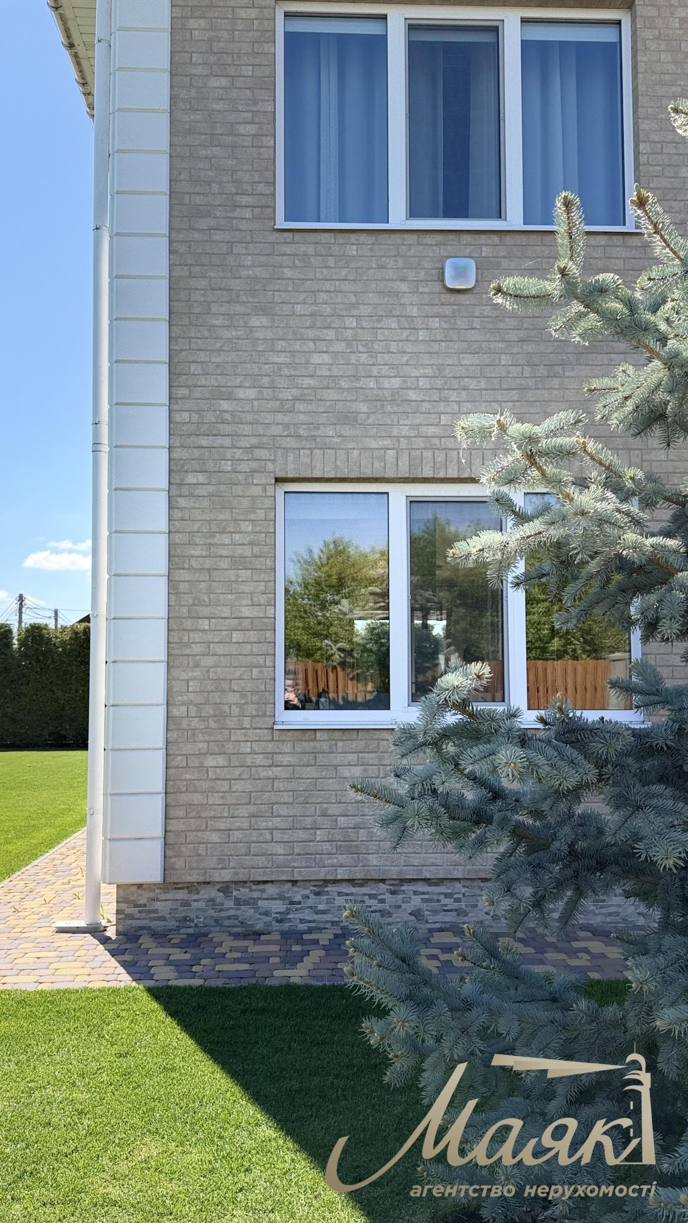 Продаж 2х-поверхового будинку 246м2 с. Зелений Бір/Крушинка, Одеський напрямок, Київська область.