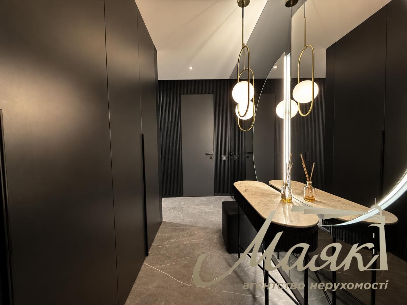 Продаж 1-кімнатної квартири площею 58 м² з дизайнерським ремонтом у ЖК «Бульвар Фонтанів», Печерськ, Київ
