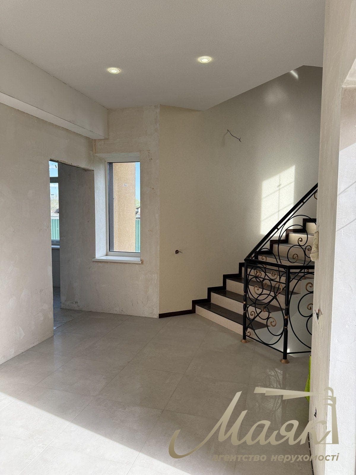 Продаж будинку площею 217 м² у Києві, мікрорайон Бортничі, станція метро «Бориспільська».