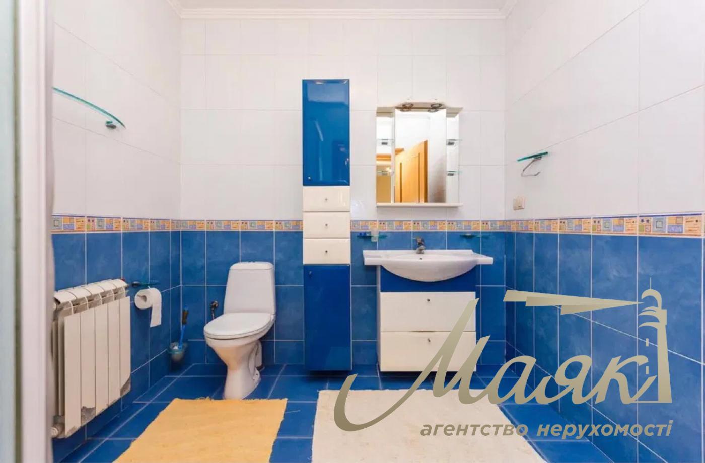 Sale of house for business 560 sq.m. 2 floors. Center. Solomyansky.