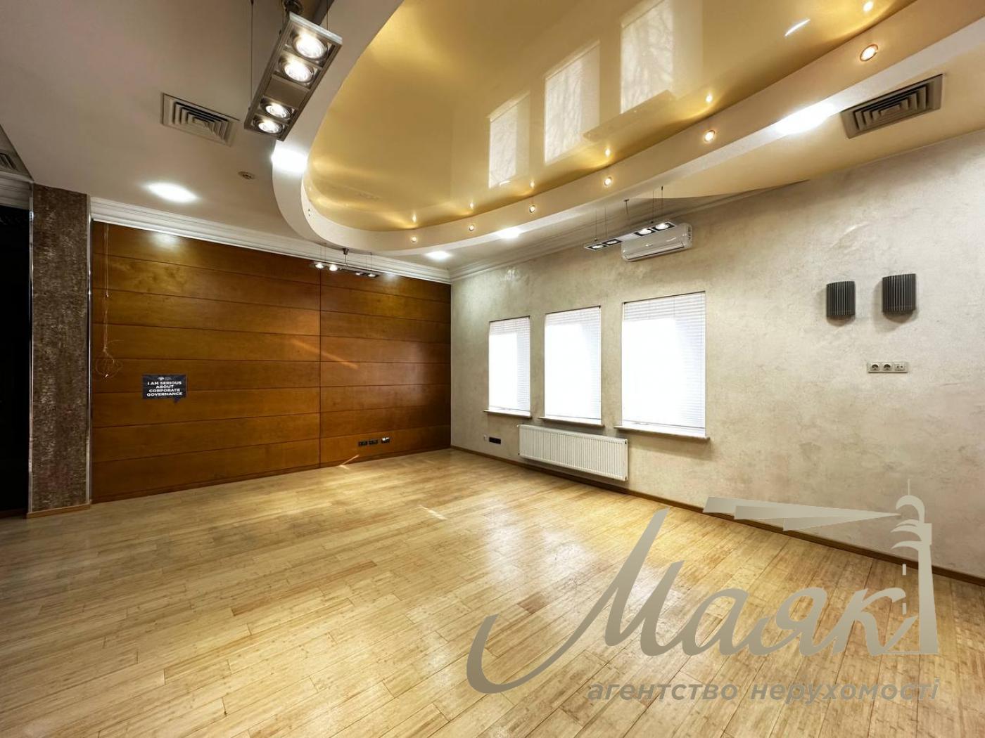 Office for rent 2400m2, Khorevaya 55, Podil, Kyiv