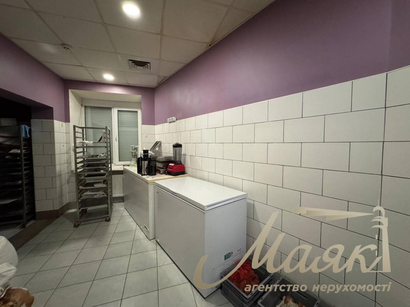 Оренда комерційного приміщення площею 65 м², фасад, Поділ, станція метро «Тараса Шевченка»
