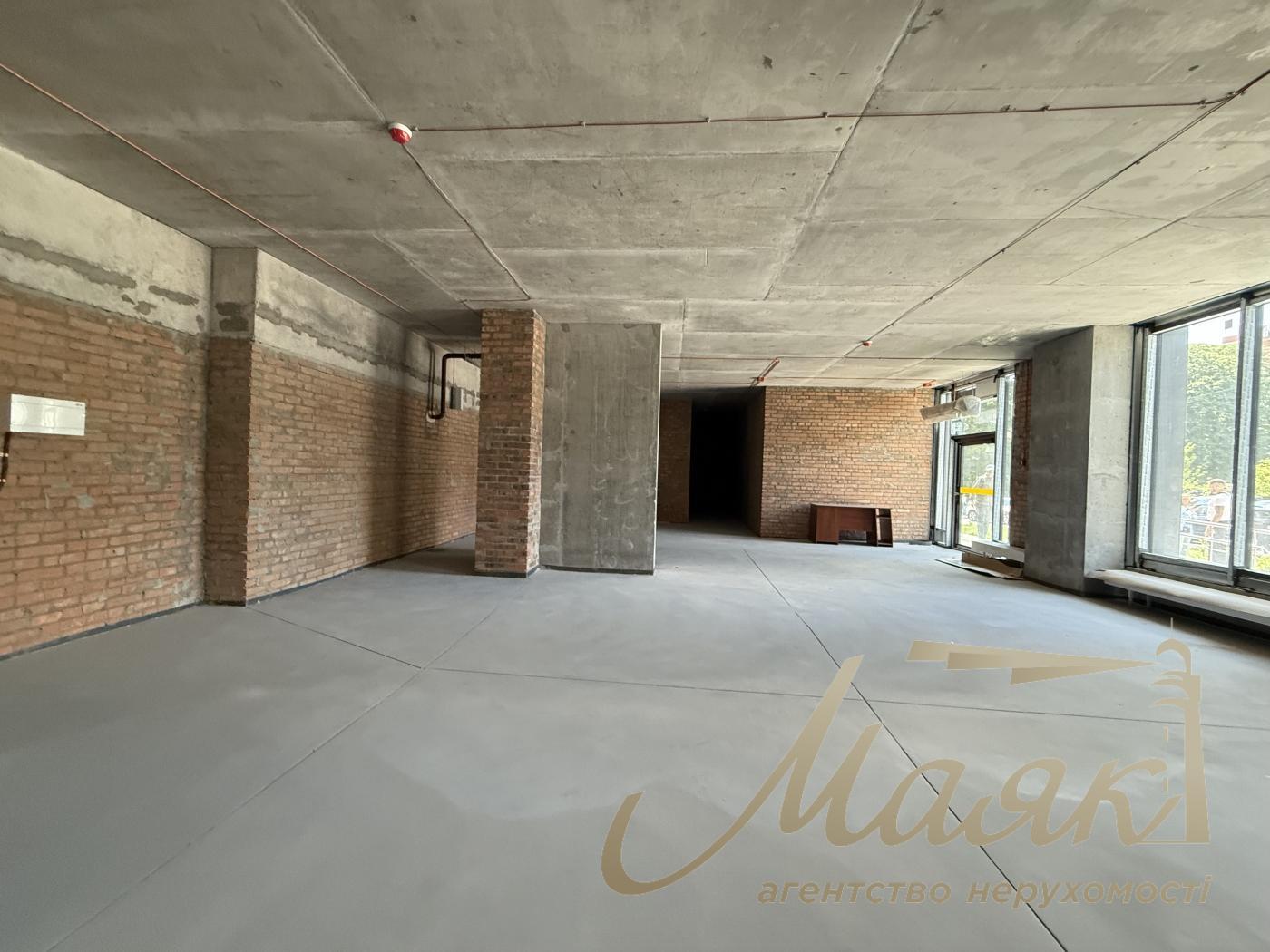 Оренда фасадного приміщення 155м2 у ЖК TRIIINITY, вул. Барбюса Анрі