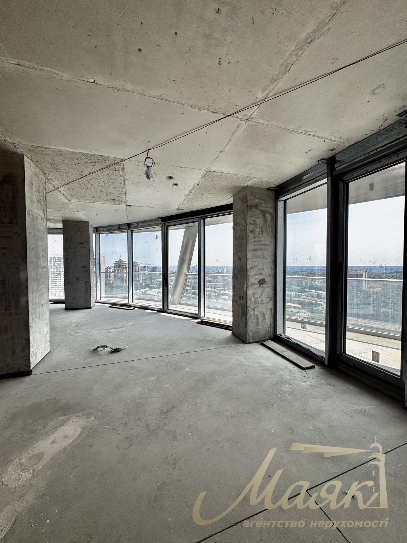 Продажа квартиры без ремонта 240 кв.м. в ЖК Taryan Towers