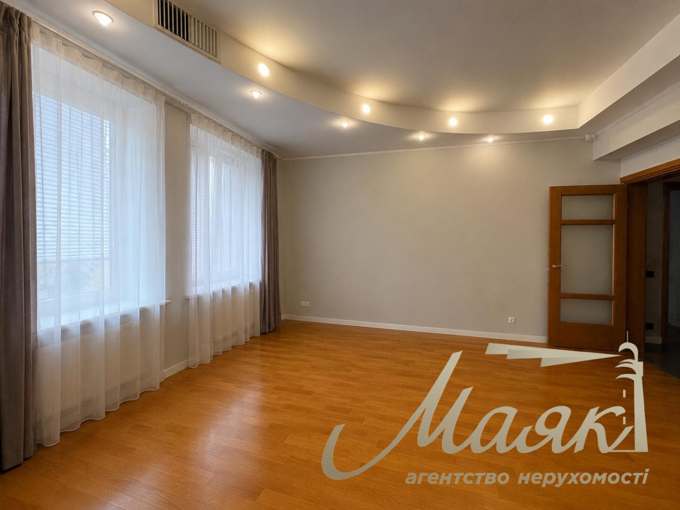 Продажа 3-х комнатной квартиры, Драгомирова, 4, Печерск, Центр!