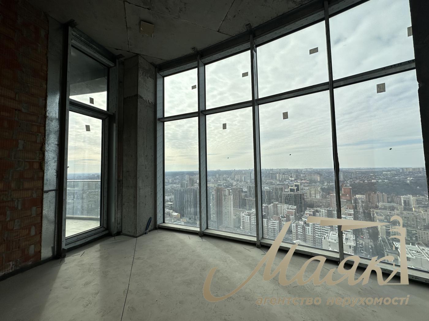 Продаж пентхауса 195м2 у ЖК Taryan Towers