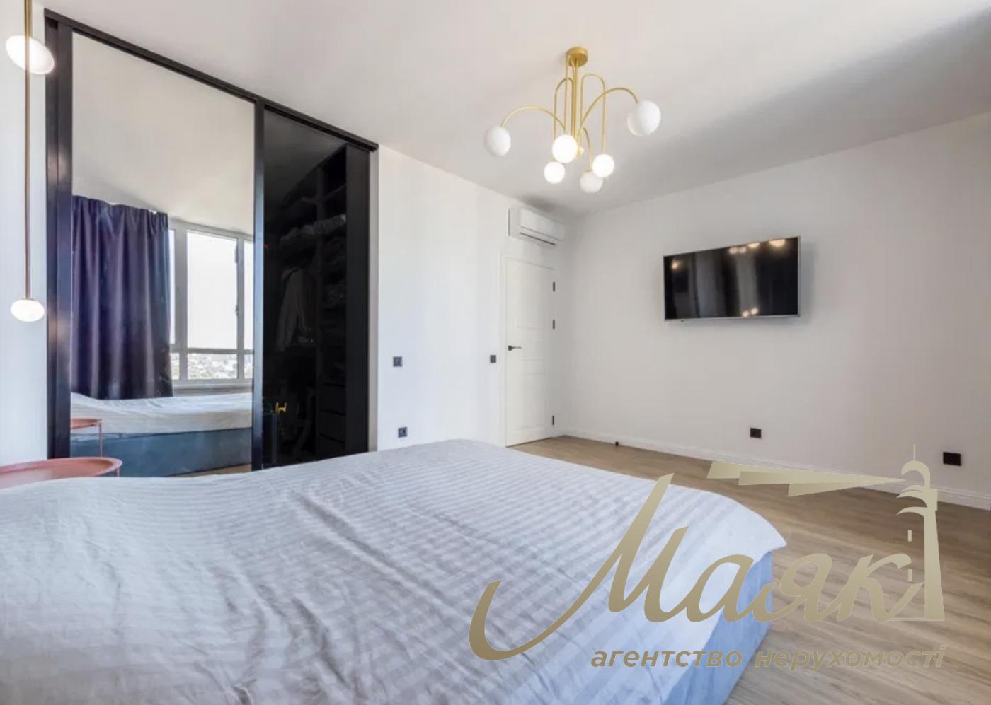 Продаж квартири 70 м² з дизайнерським ремонтом - ЖК "Новопечерська Вежа", вул. Бойчука 41Б