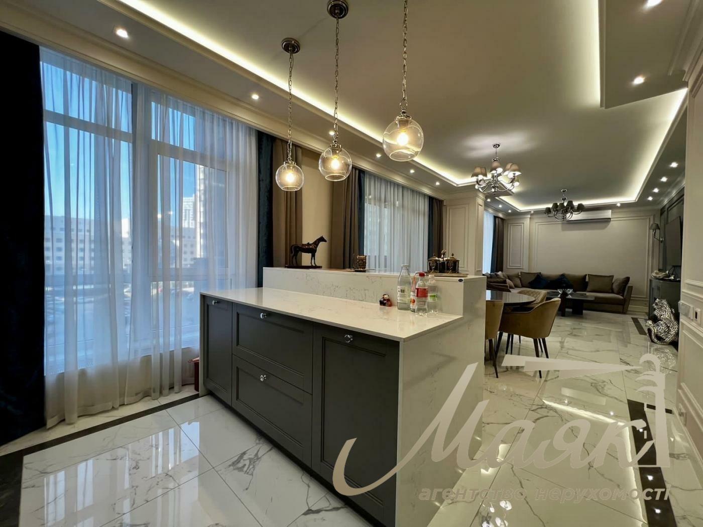 Продаж 3-кімнатної квартири 150м2 в ЖК "Новопечерські Липки", Драгомирова/Верхогляда 14, Печерський район, Центр, Київ