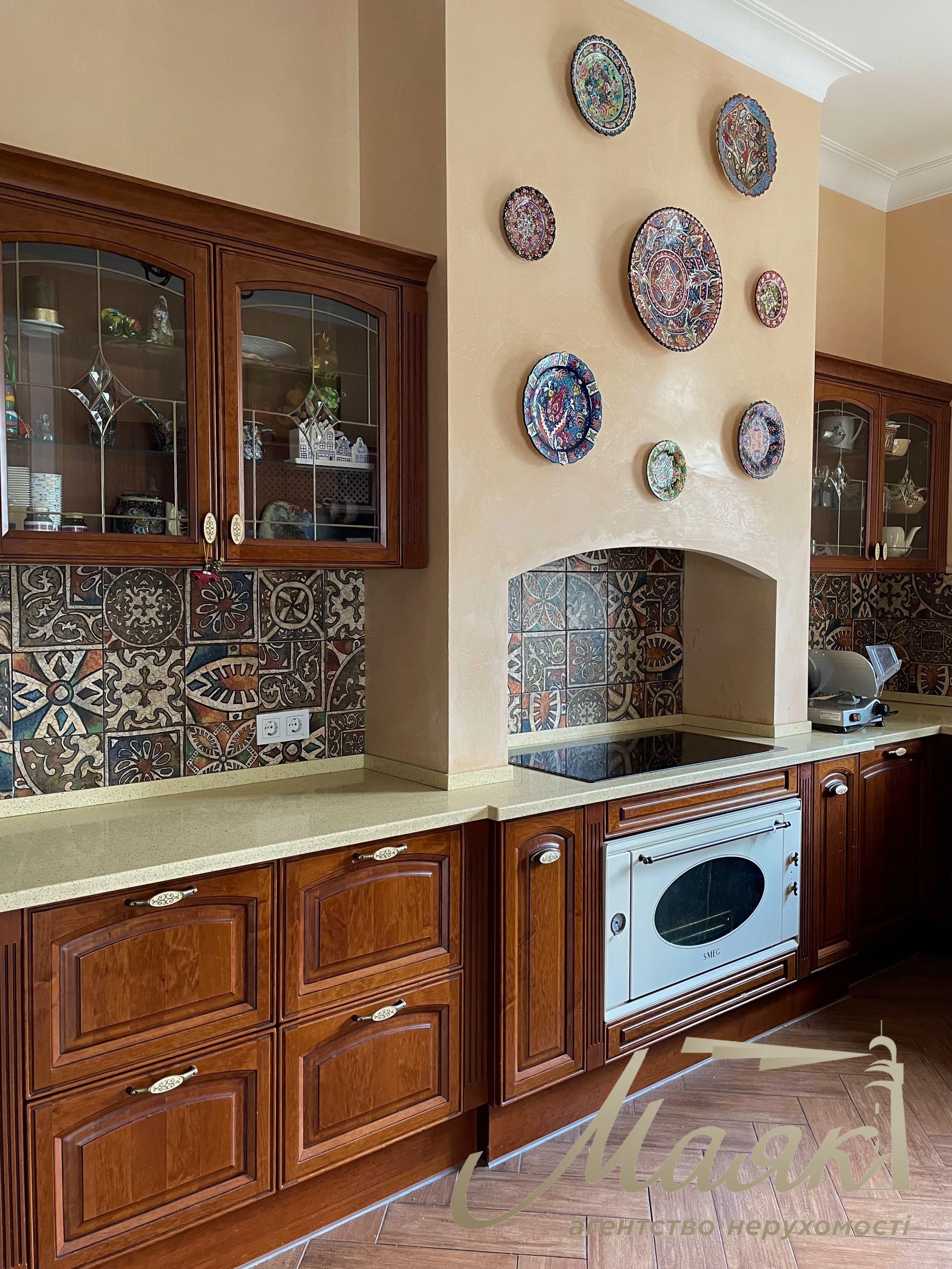 Оренда будинку 420м2 біля води, 9 км дамби, закритий КМ у с.Конча Заспа/Козин, Обухівський напрямок.