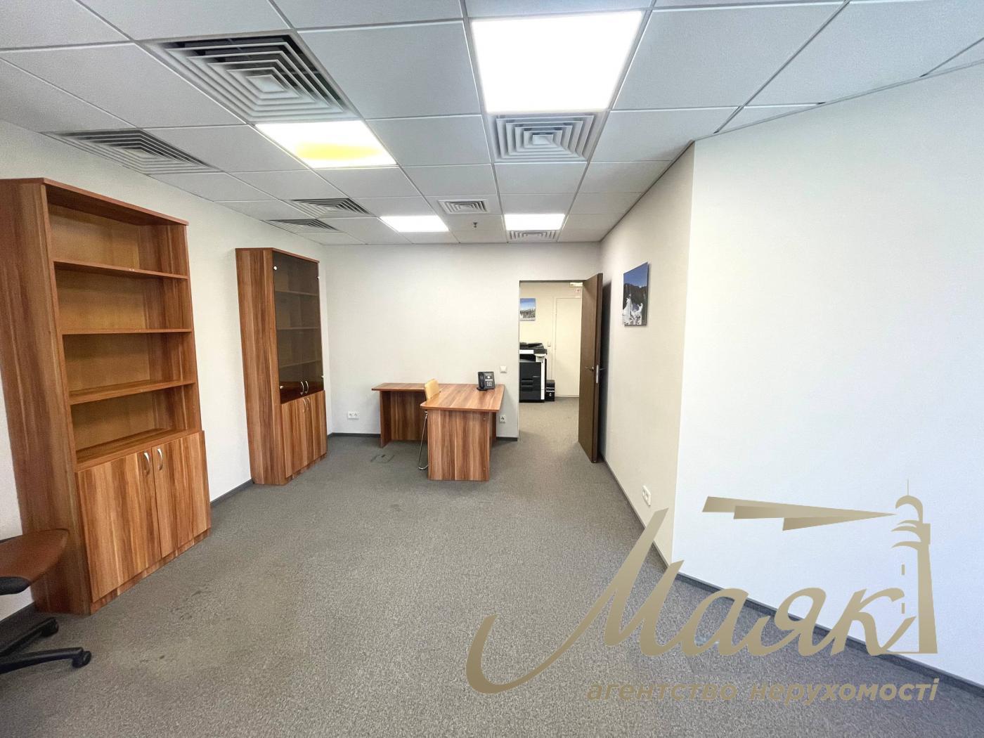 Office for rent 112m2 Business Center Millennium Center of Kyiv metro station Khreshchatyk