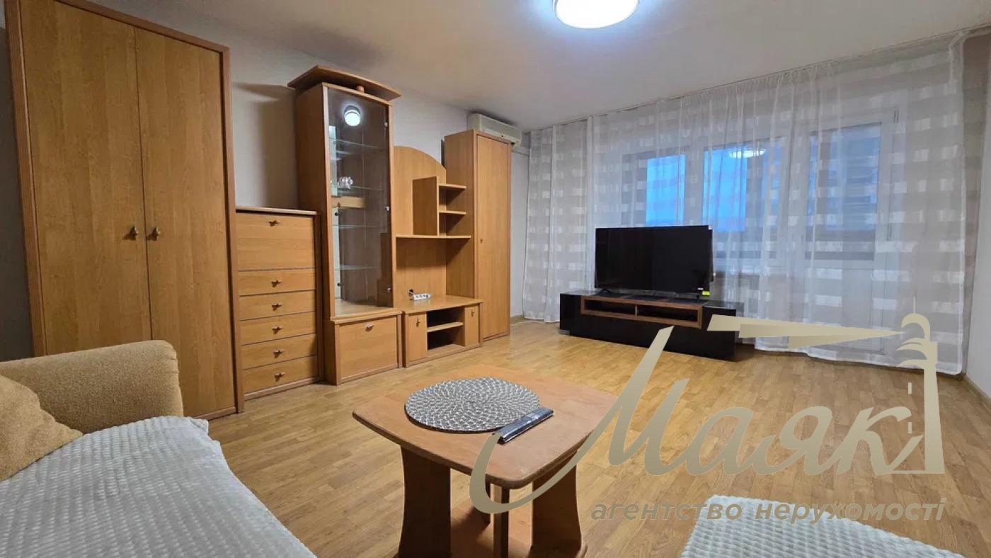 Rent 4-room apartment for rent on Antonovycha, Center, Kyiv