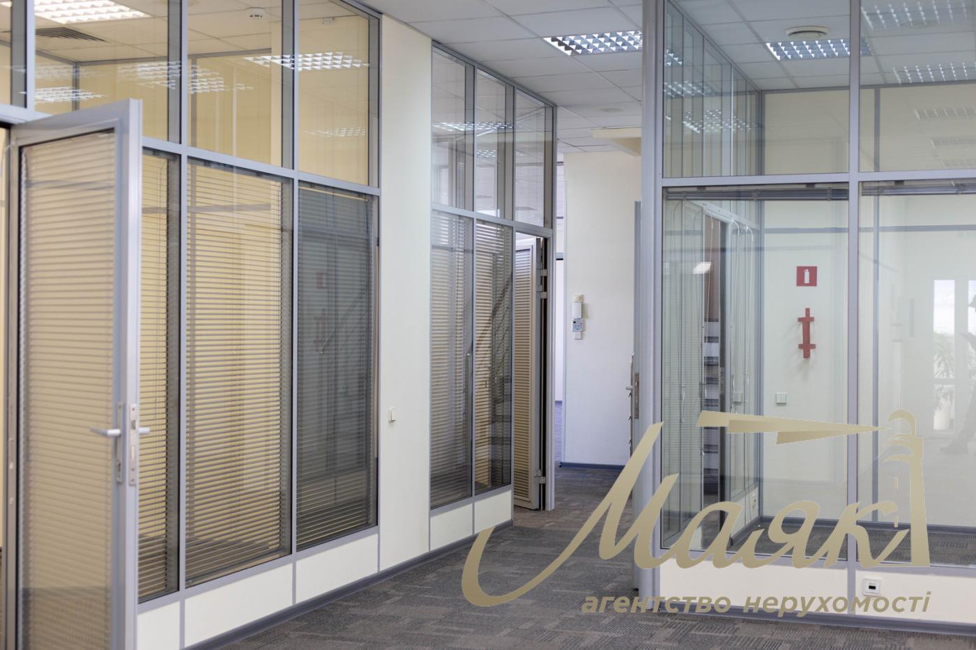 Rent office 693m2 in BC on Pimonenka street 13, Shevchenko district.