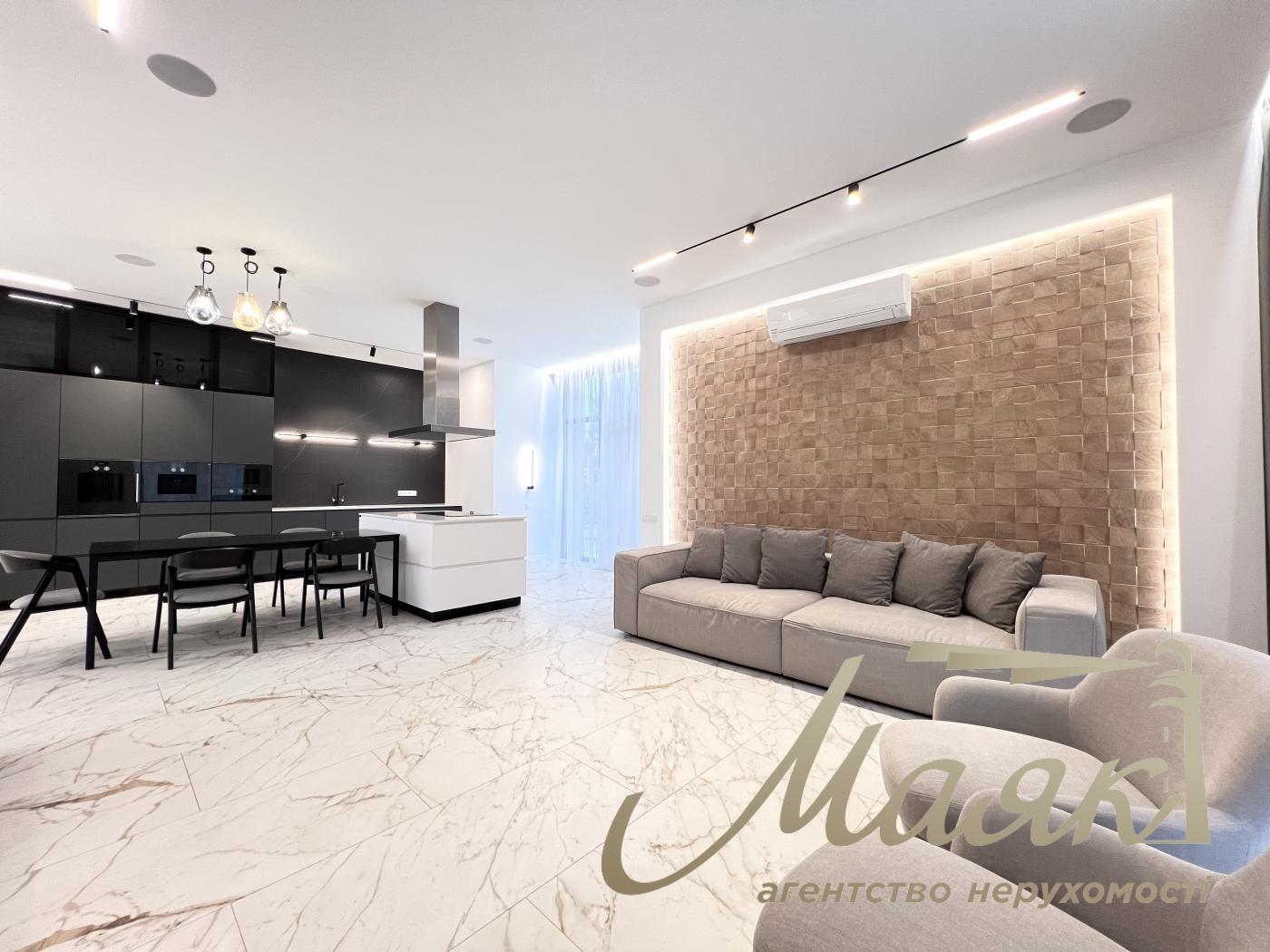 Оренда заміського будинку на Осокорках у котеджному містечку "Блакитна Лагуна"