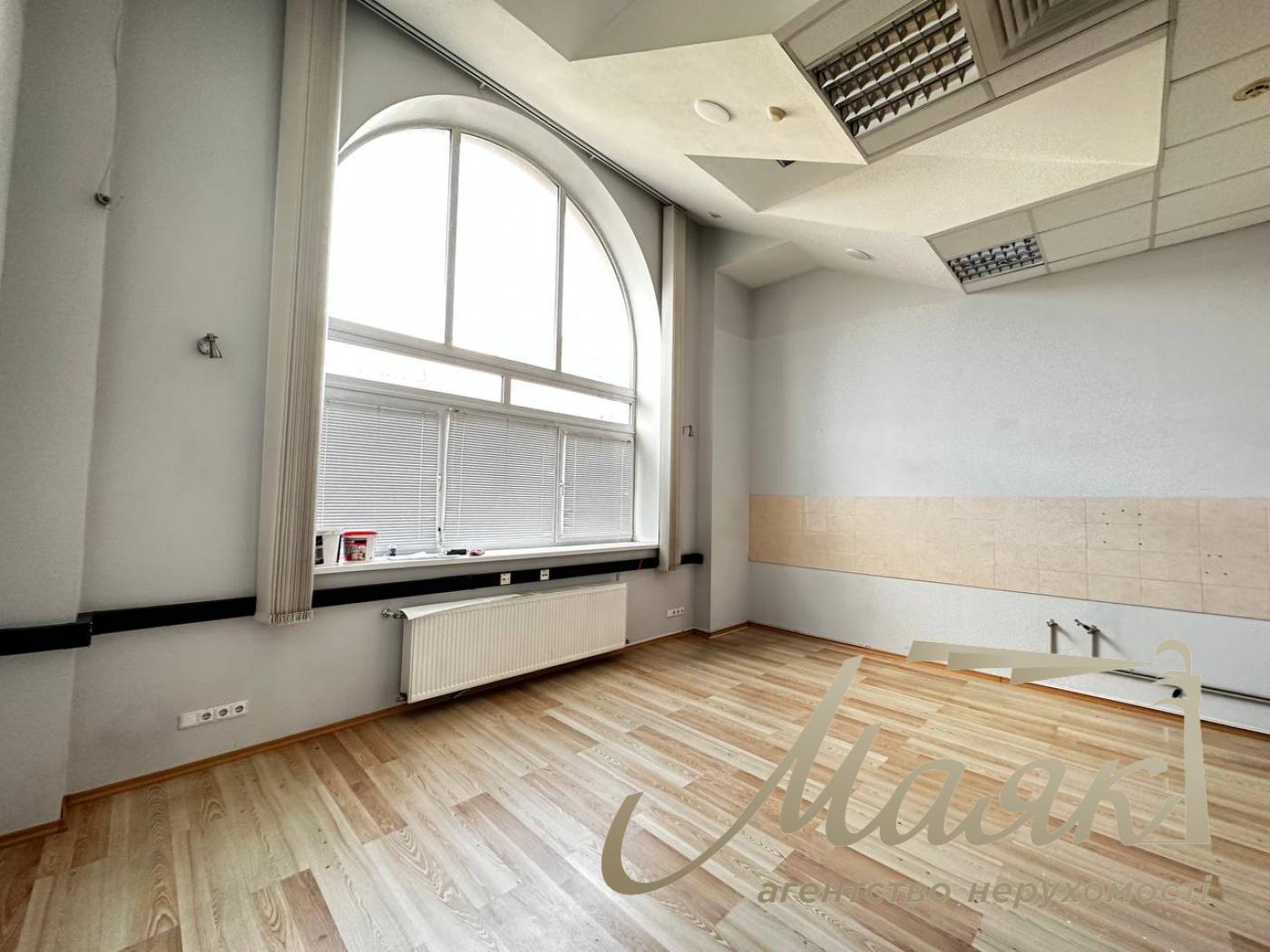 Office for rent 2400m2, Khorevaya 55, Podil, Kyiv