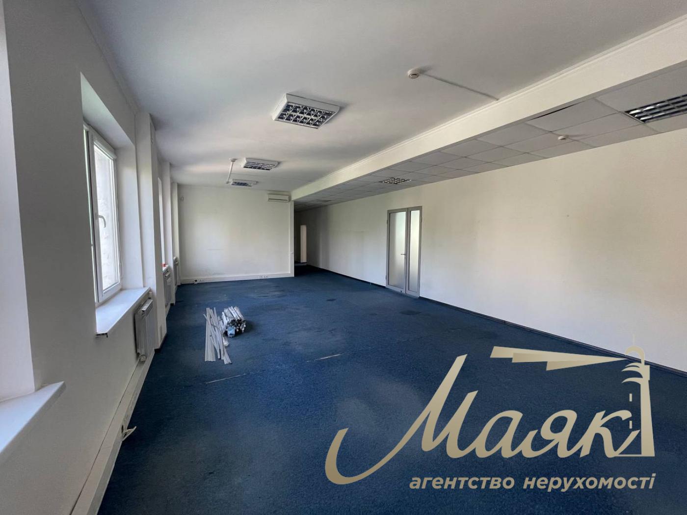 Аренда офисного помещения 380м2 в центре, Лукьяновка