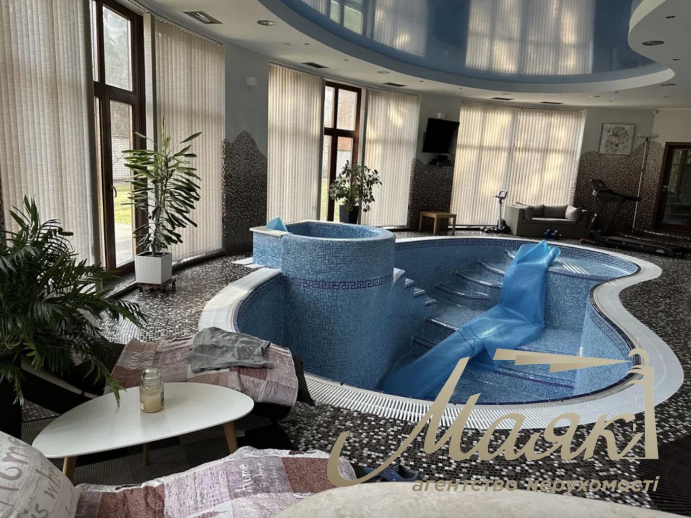 Оренда затишного будинку площею 560 кв.м у с.Козин (Конча-Заспа).