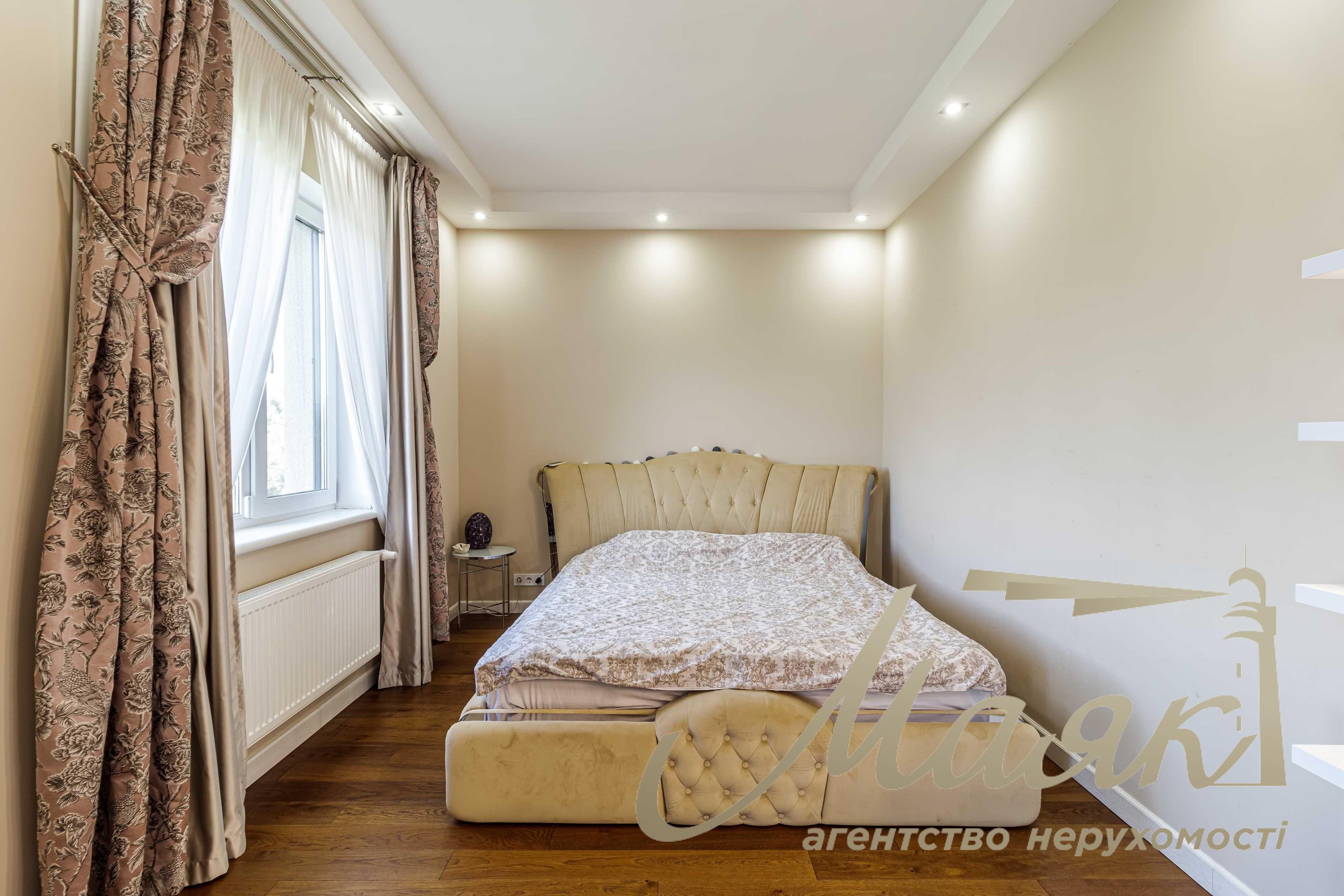Оренда преміального будинку площею 290 м² у с. Нові Безрадичі, 12 соток, авторський проект, Обухівський напрямок, Київська область