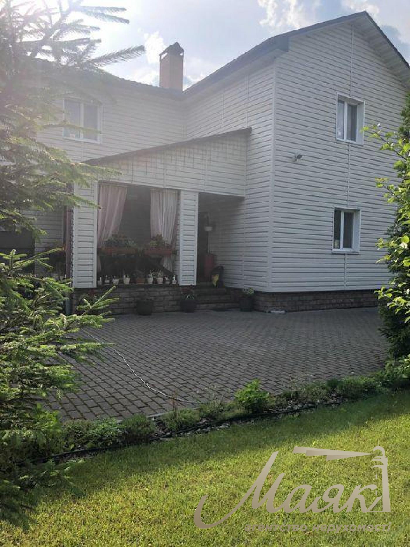 Sale of a 2-storey house 225 sq.m. Osokorki. Darnitsa. Plot 7.7 acres.