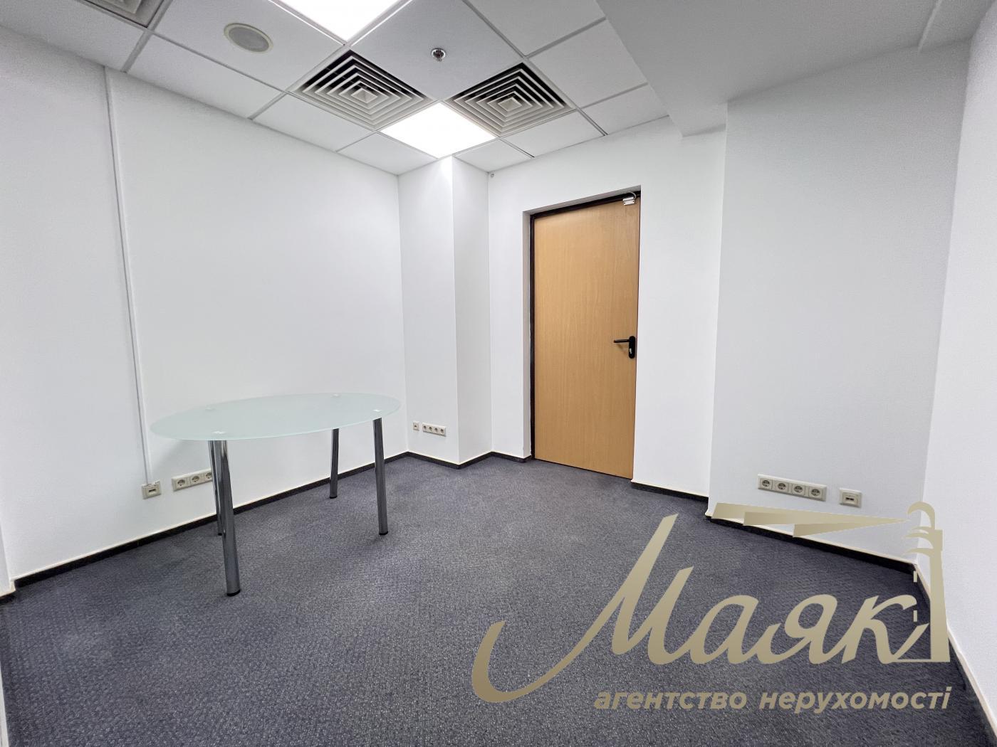 Оренда офісу 77 кв.м в БЦ Леонардо по вул. Богдана Хмельницького 52/17