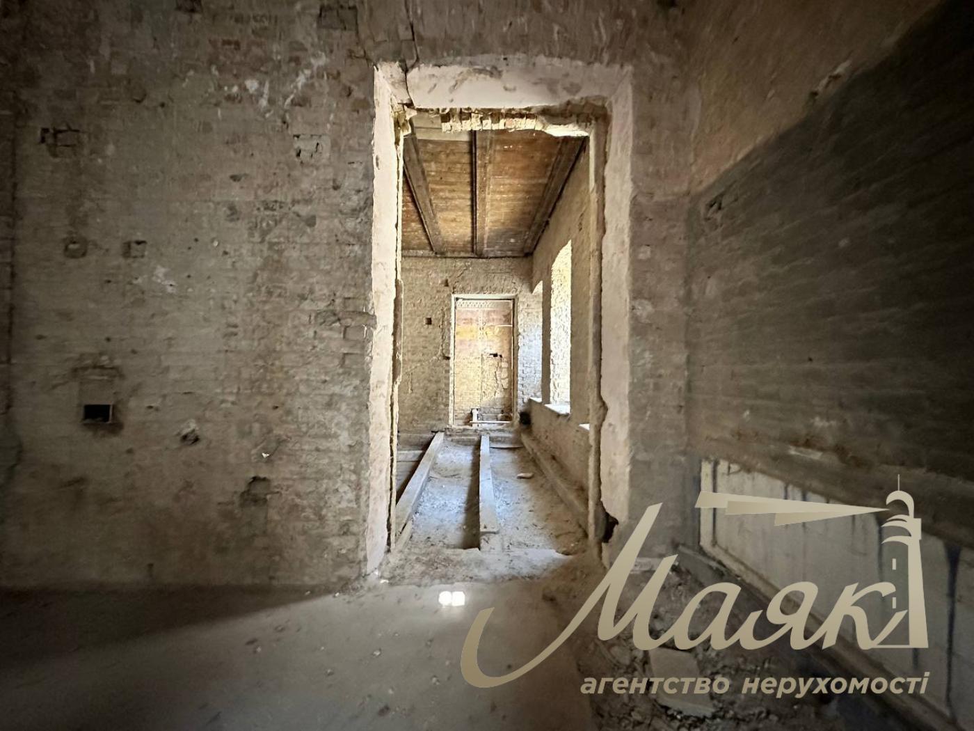 Sale of building for reconstruction, Kruglouniversitetskaya st., Lipki