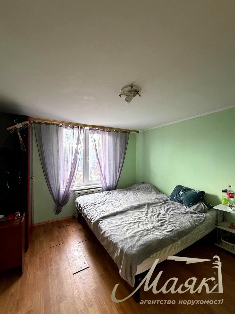 Продаж будинку 168м2 біля озера з фруктовим садом, 10 соток землі в с.Віта-Литовська/Чапаївка, Голосіївський район, Київська область.